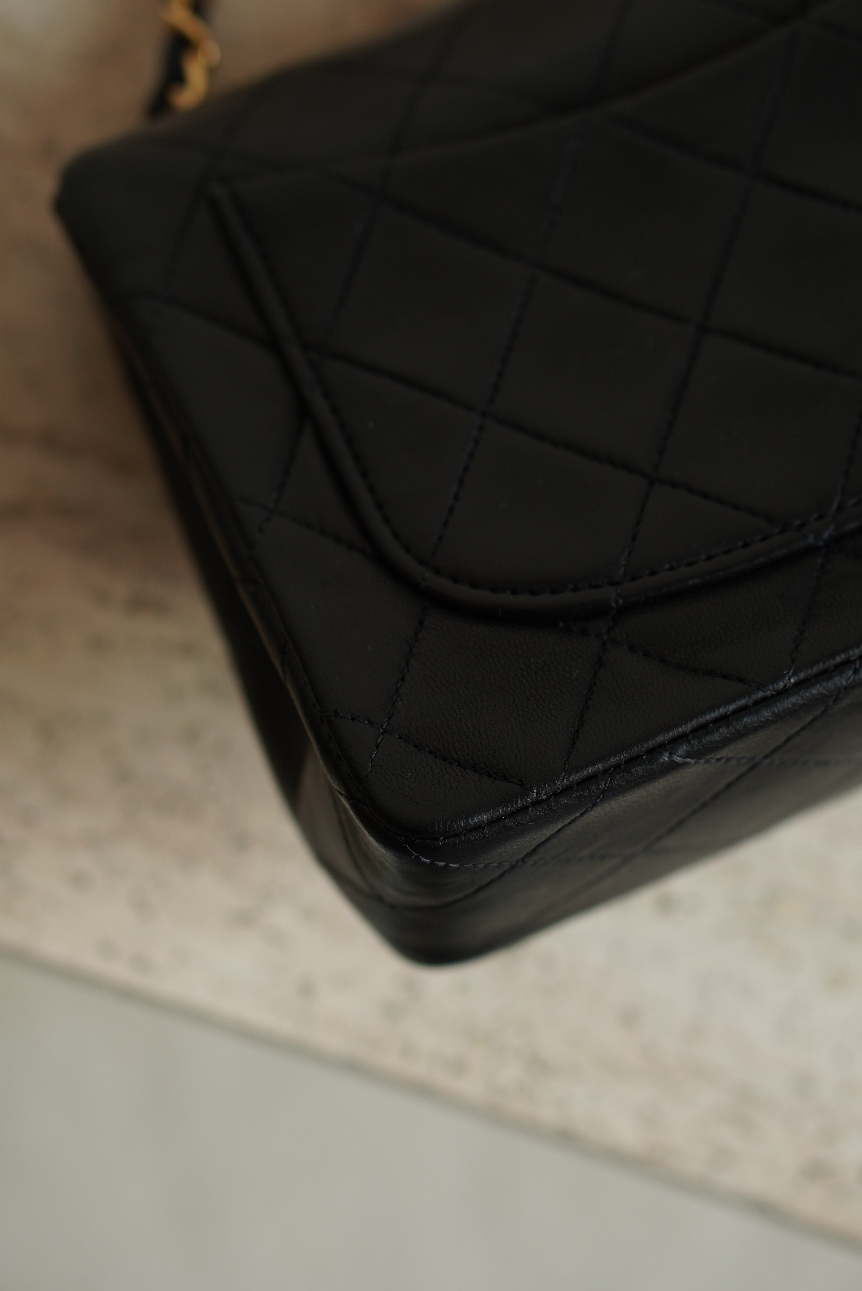 CHANEL CLASSIC MINI SQUARE | BLACK
