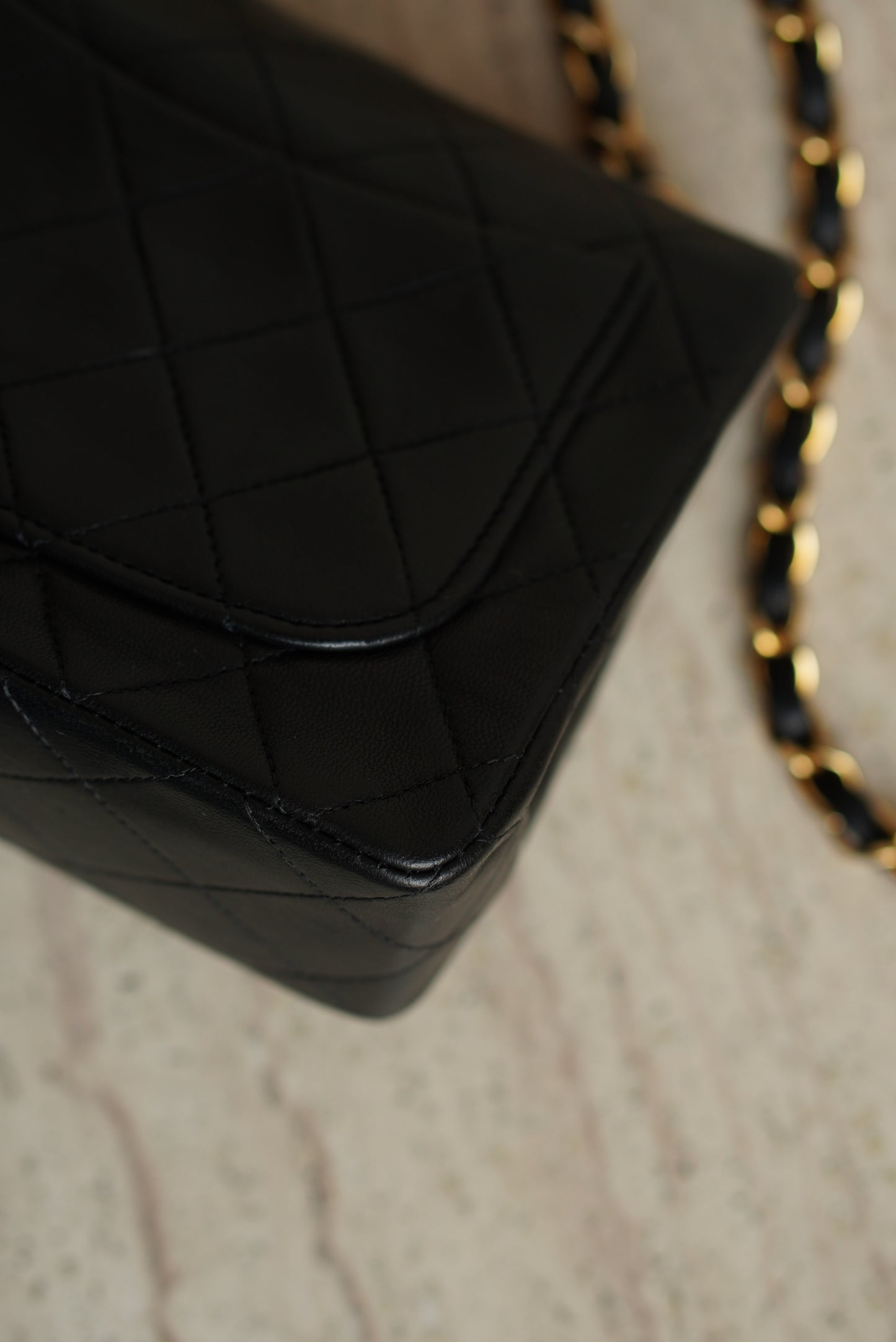 CHANEL CLASSIC SQUARE | BLACK