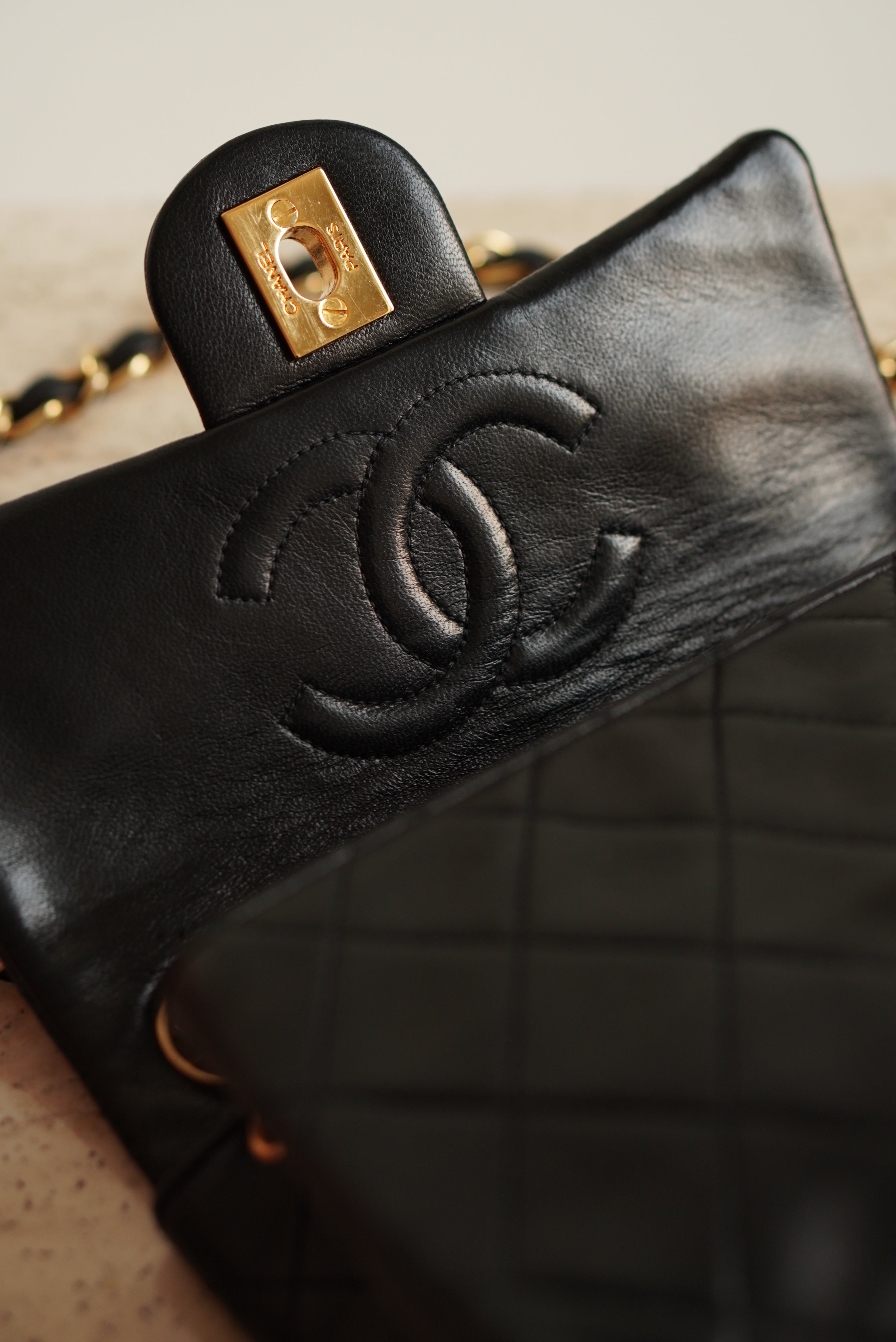 CHANEL CLASSIC MINI SQUARE | BLACK