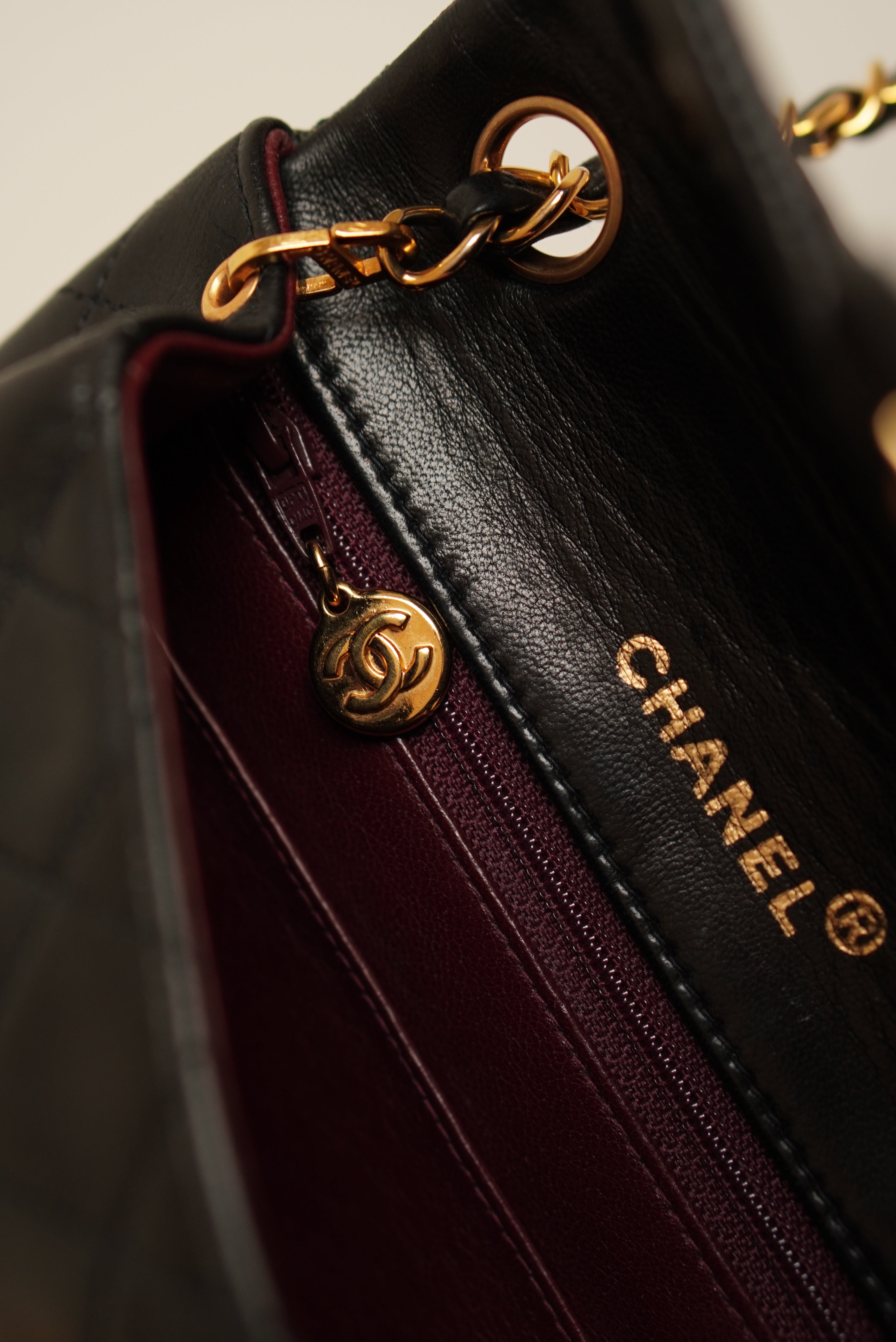 CHANEL CLASSIC MINI SQUARE | BLACK