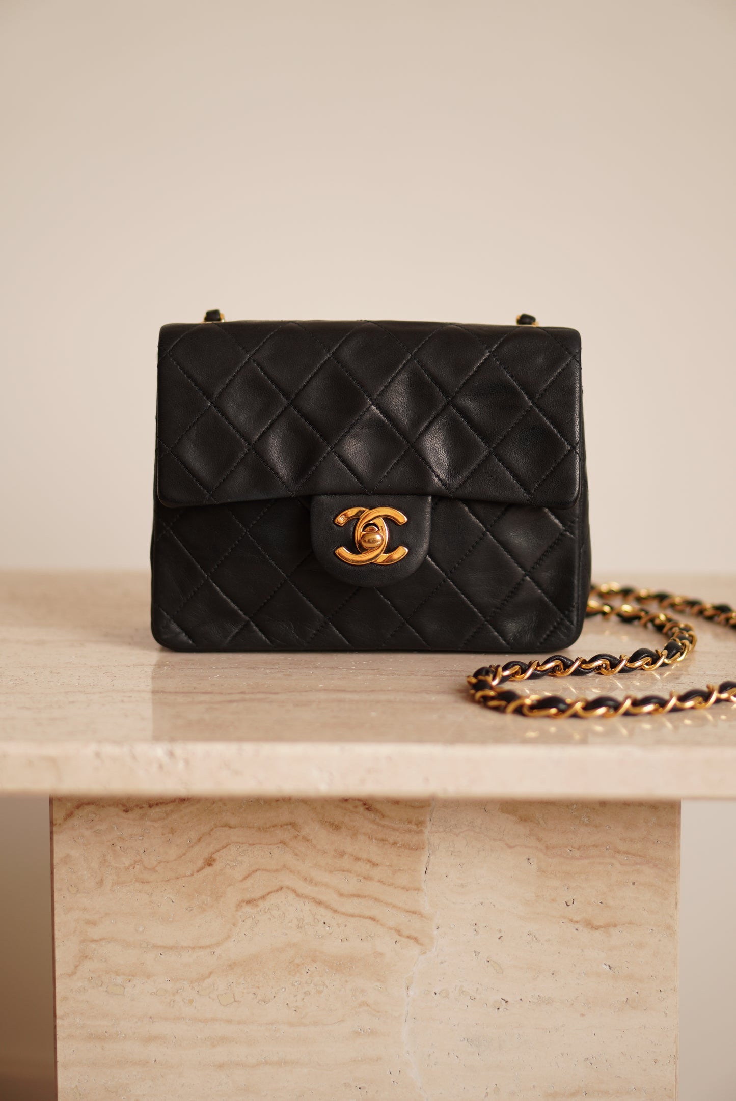 CHANEL CLASSIC MINI SQUARE | BLACK