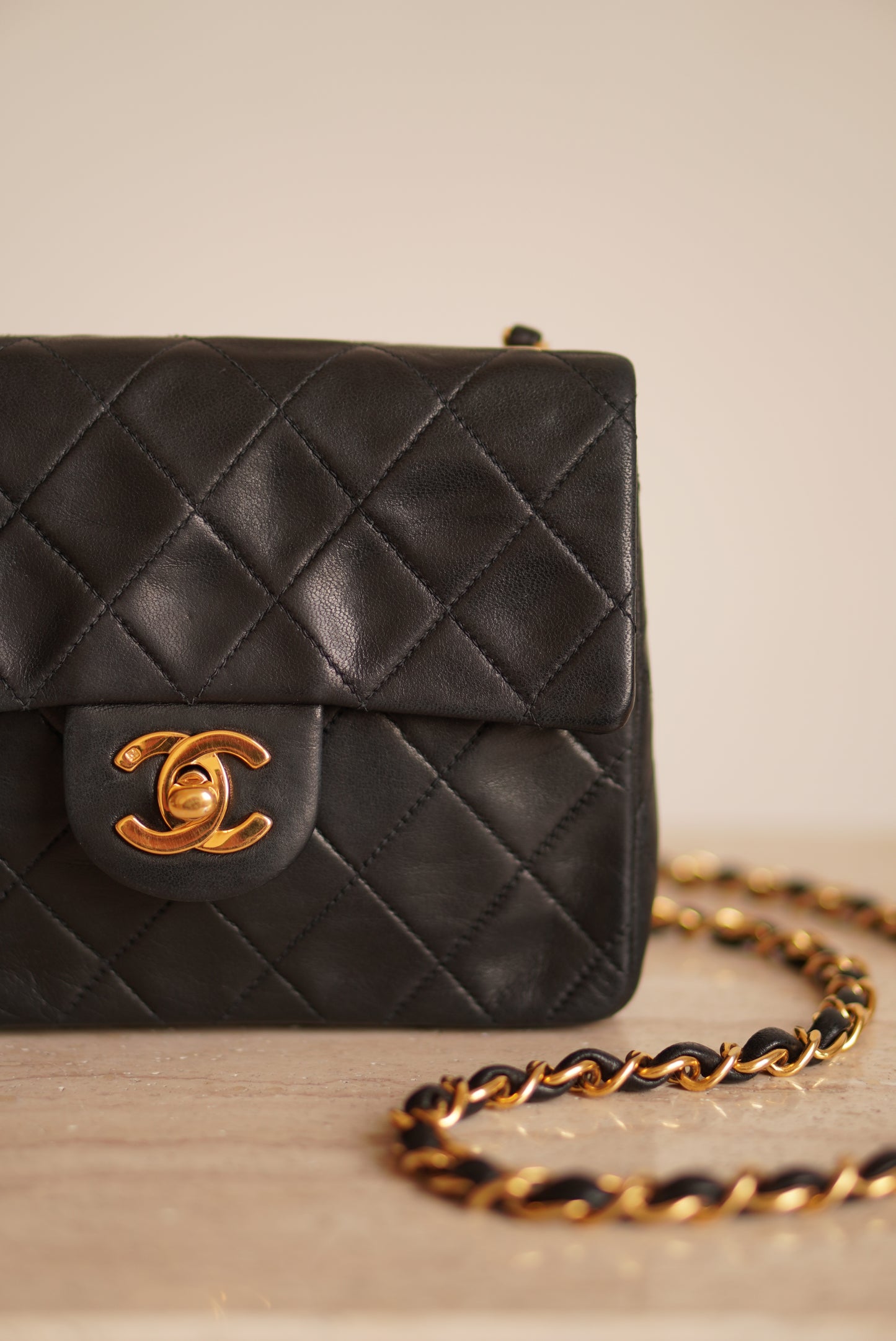 CHANEL CLASSIC MINI SQUARE | BLACK