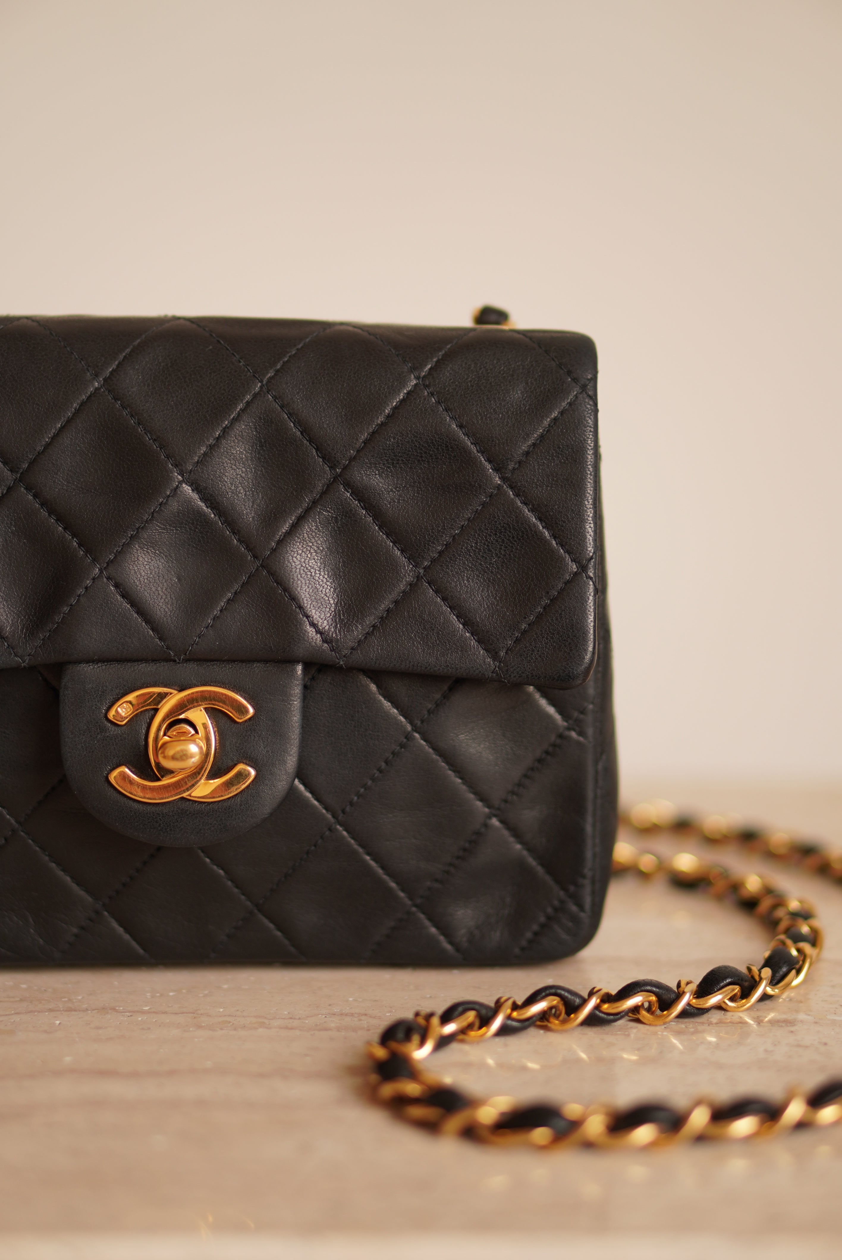 CHANEL CLASSIC MINI SQUARE | BLACK