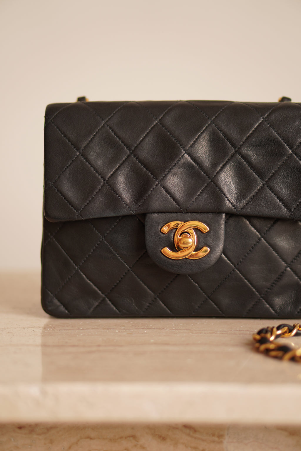 CHANEL CLASSIC MINI SQUARE | BLACK