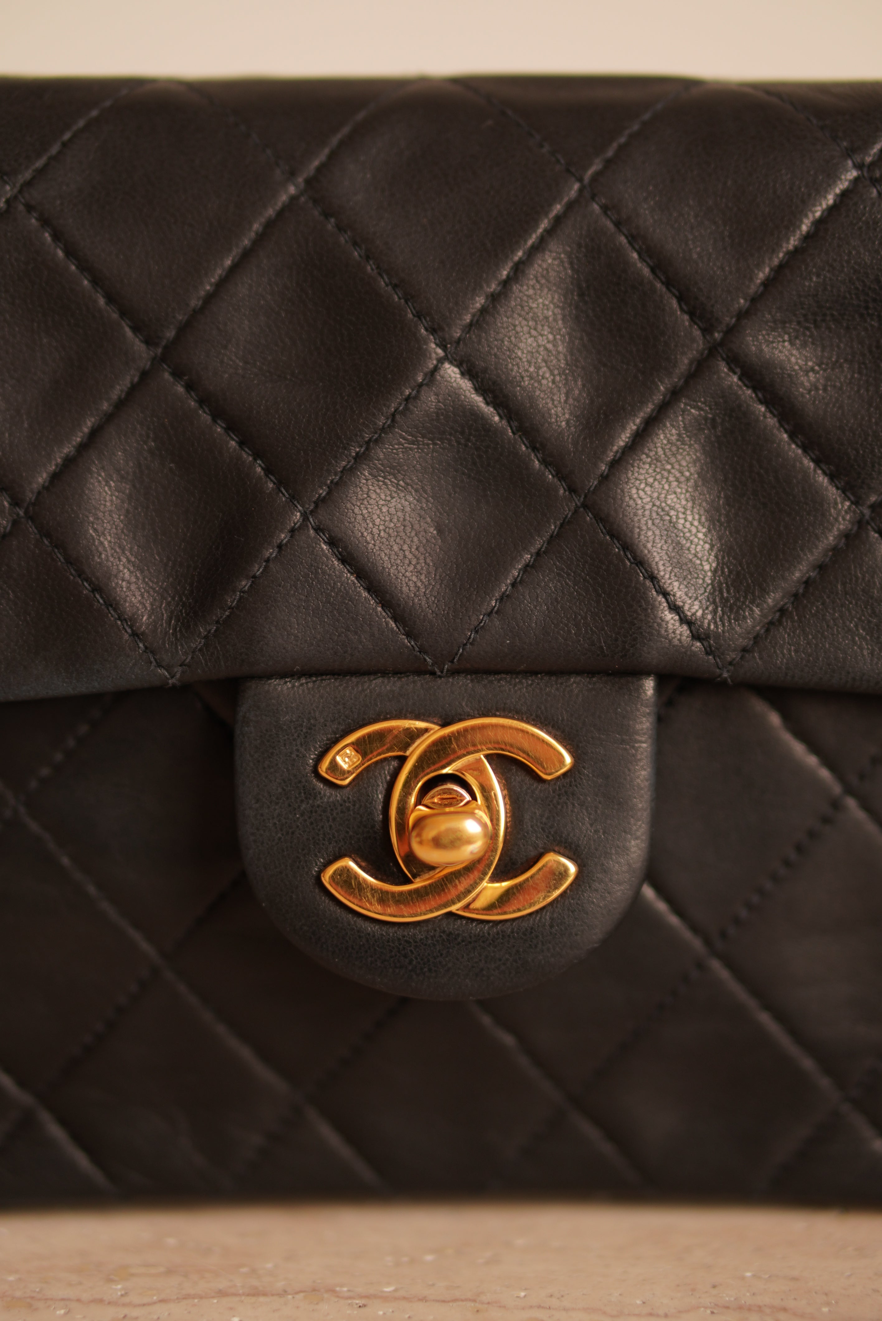 CHANEL CLASSIC MINI SQUARE | BLACK