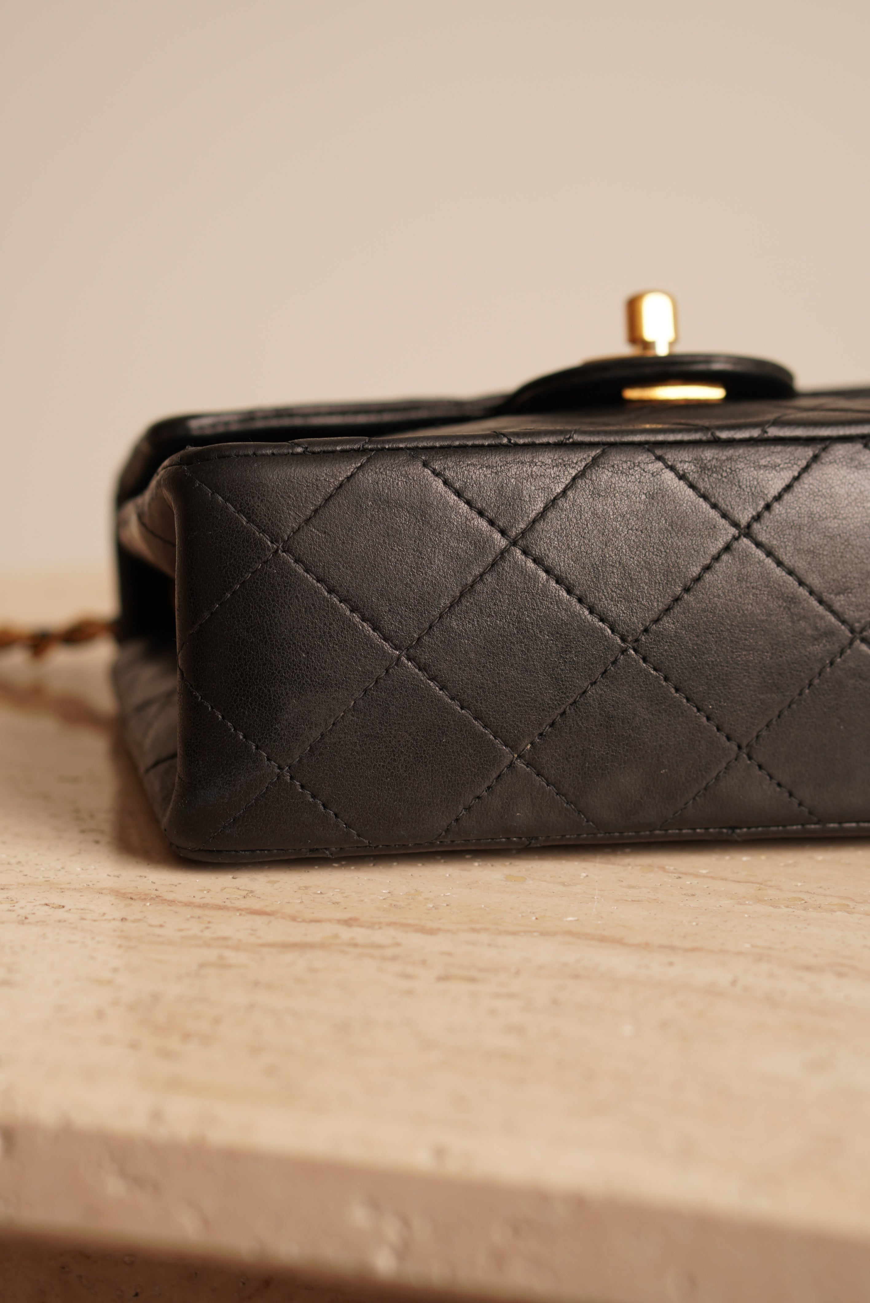 CHANEL CLASSIC MINI SQUARE | BLACK