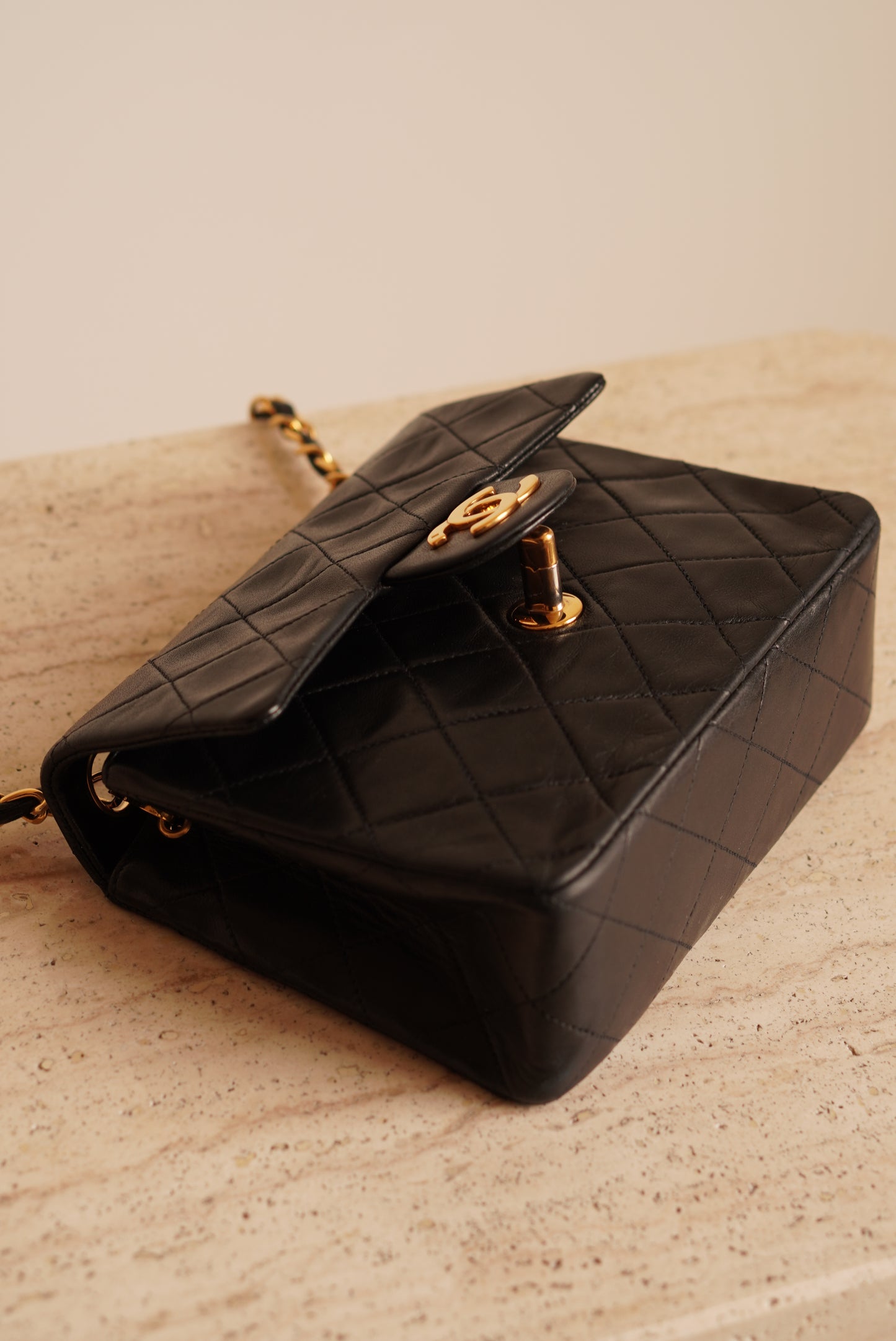 CHANEL CLASSIC MINI SQUARE | BLACK