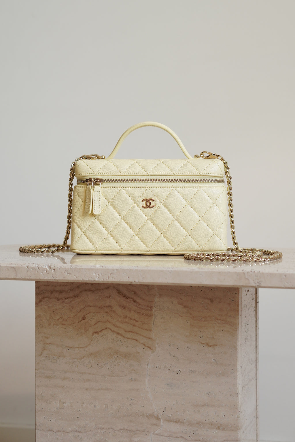 CHANEL CLASSIC 26S VANITY WITH CHAIN | LIGHT YELLOW