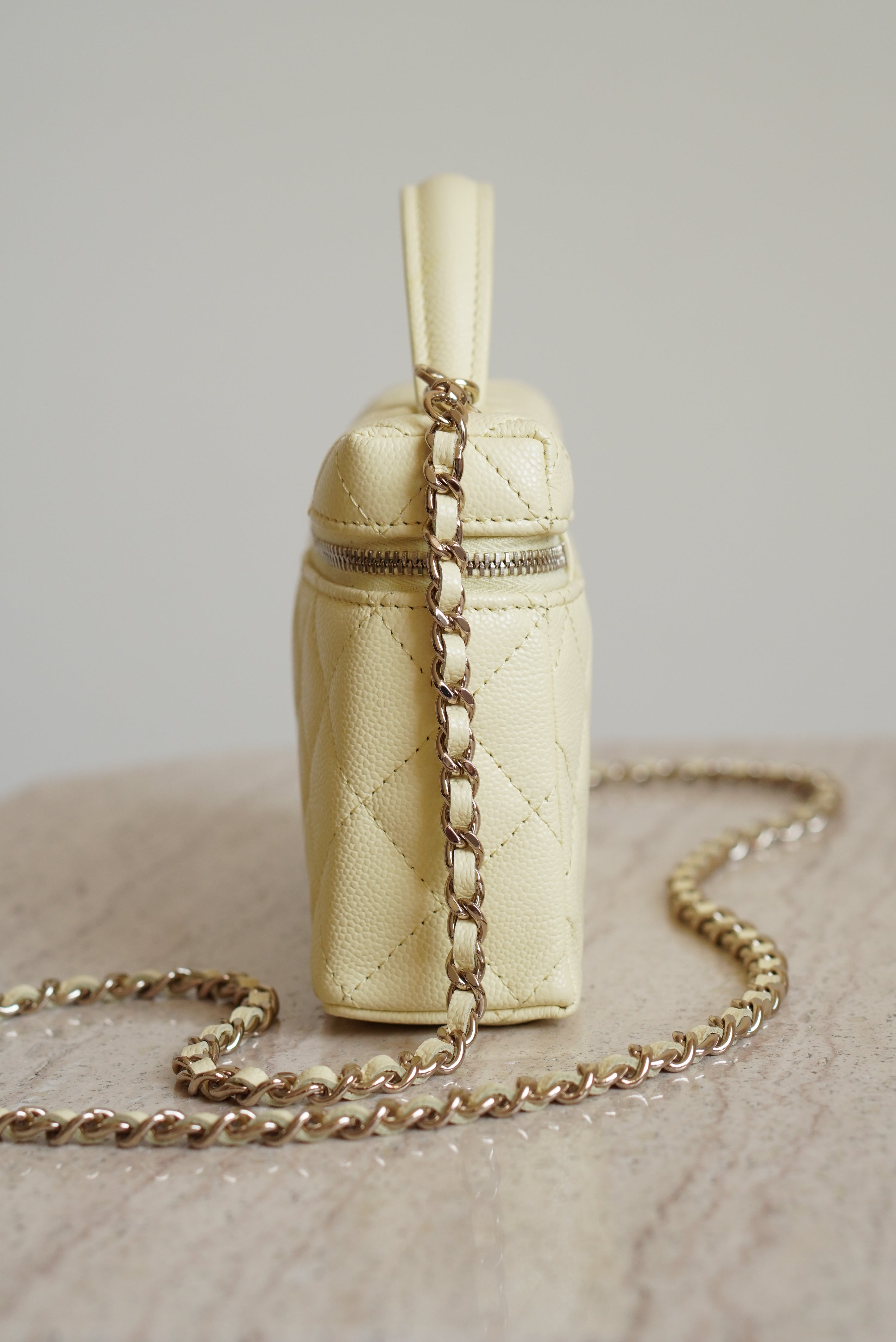 CHANEL CLASSIC 26S VANITY WITH CHAIN | LIGHT YELLOW