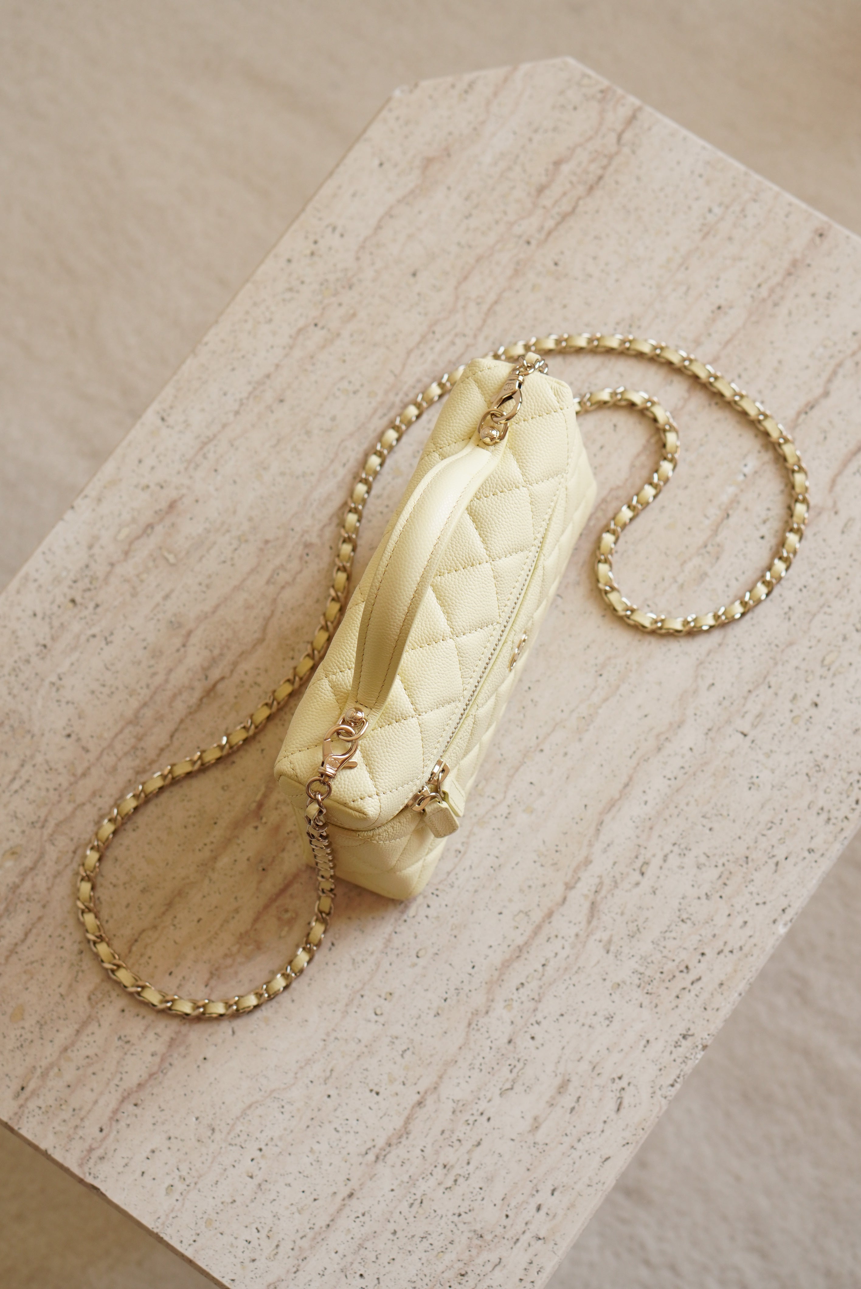 CHANEL CLASSIC 26S VANITY WITH CHAIN | LIGHT YELLOW