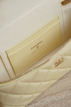 CHANEL CLASSIC 26S VANITY WITH CHAIN | LIGHT YELLOW