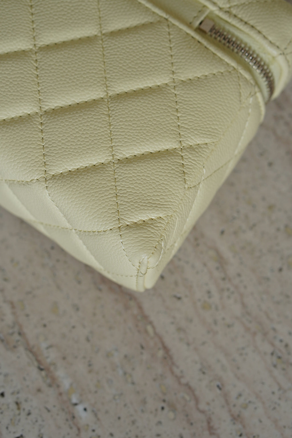 CHANEL CLASSIC 26S VANITY WITH CHAIN | LIGHT YELLOW