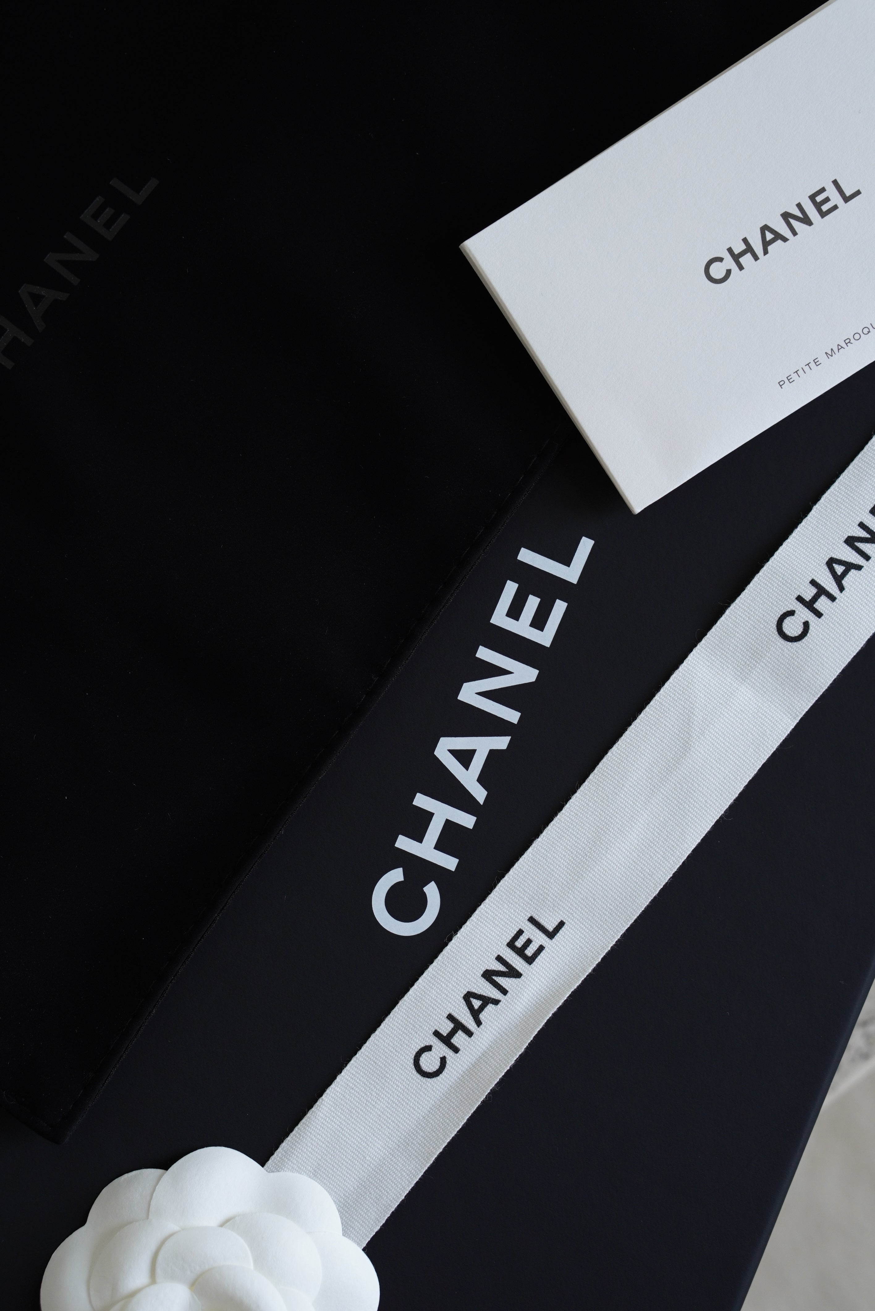 CHANEL CLASSIC 26S VANITY WITH CHAIN | LIGHT YELLOW
