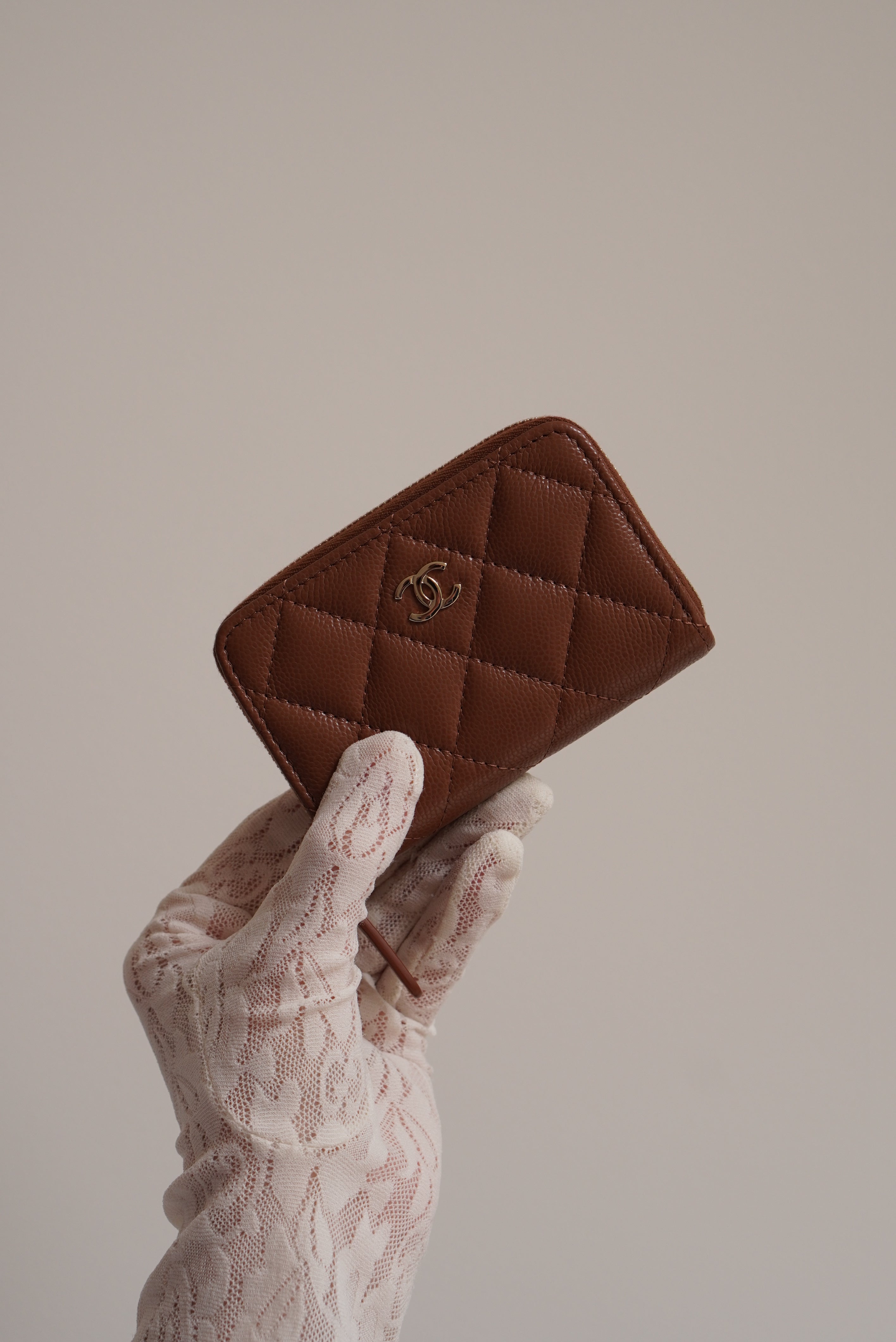 CHANEL CLASSIC ZIPPED COIN PURSE | BROWN