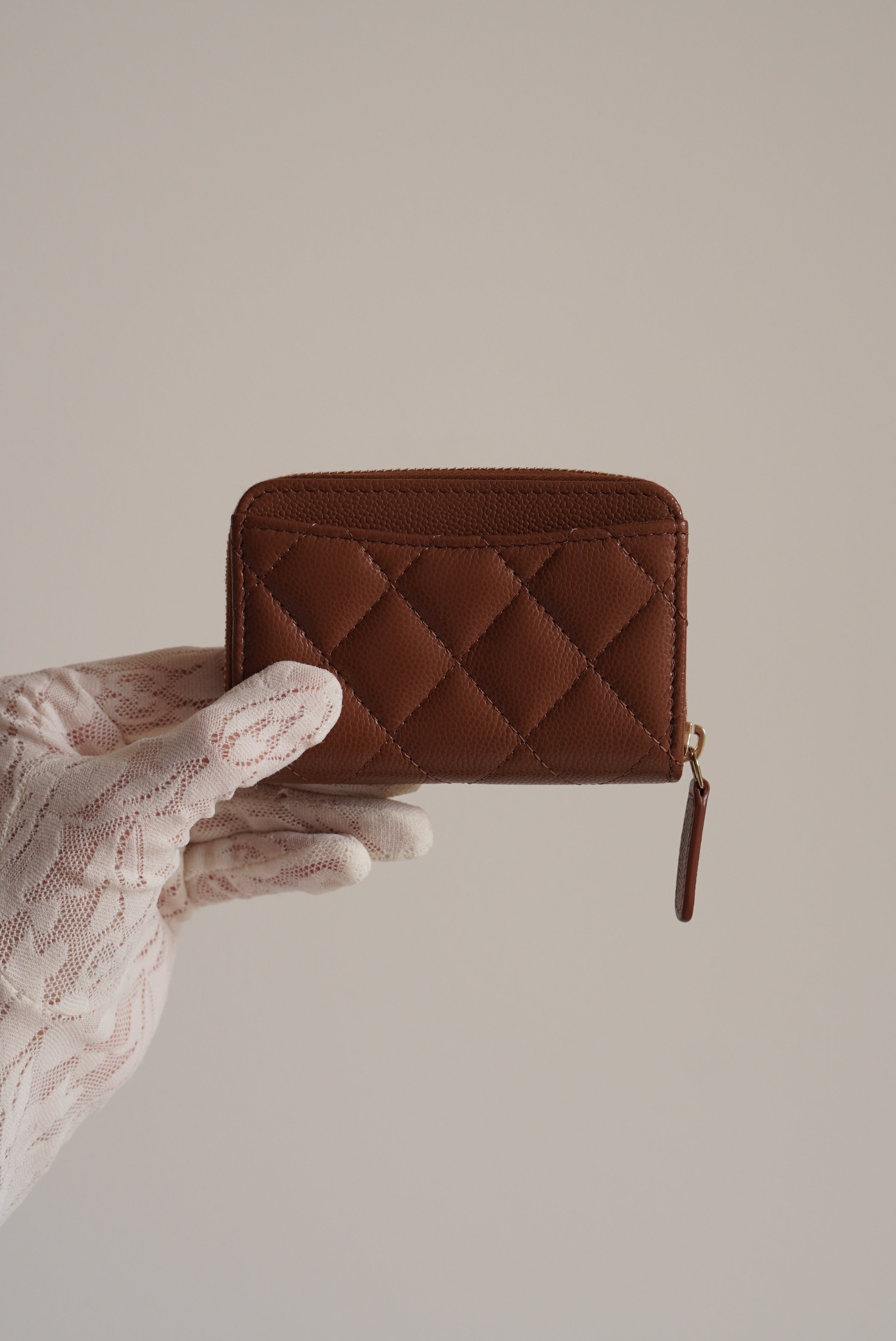 CHANEL CLASSIC ZIPPED COIN PURSE | BROWN