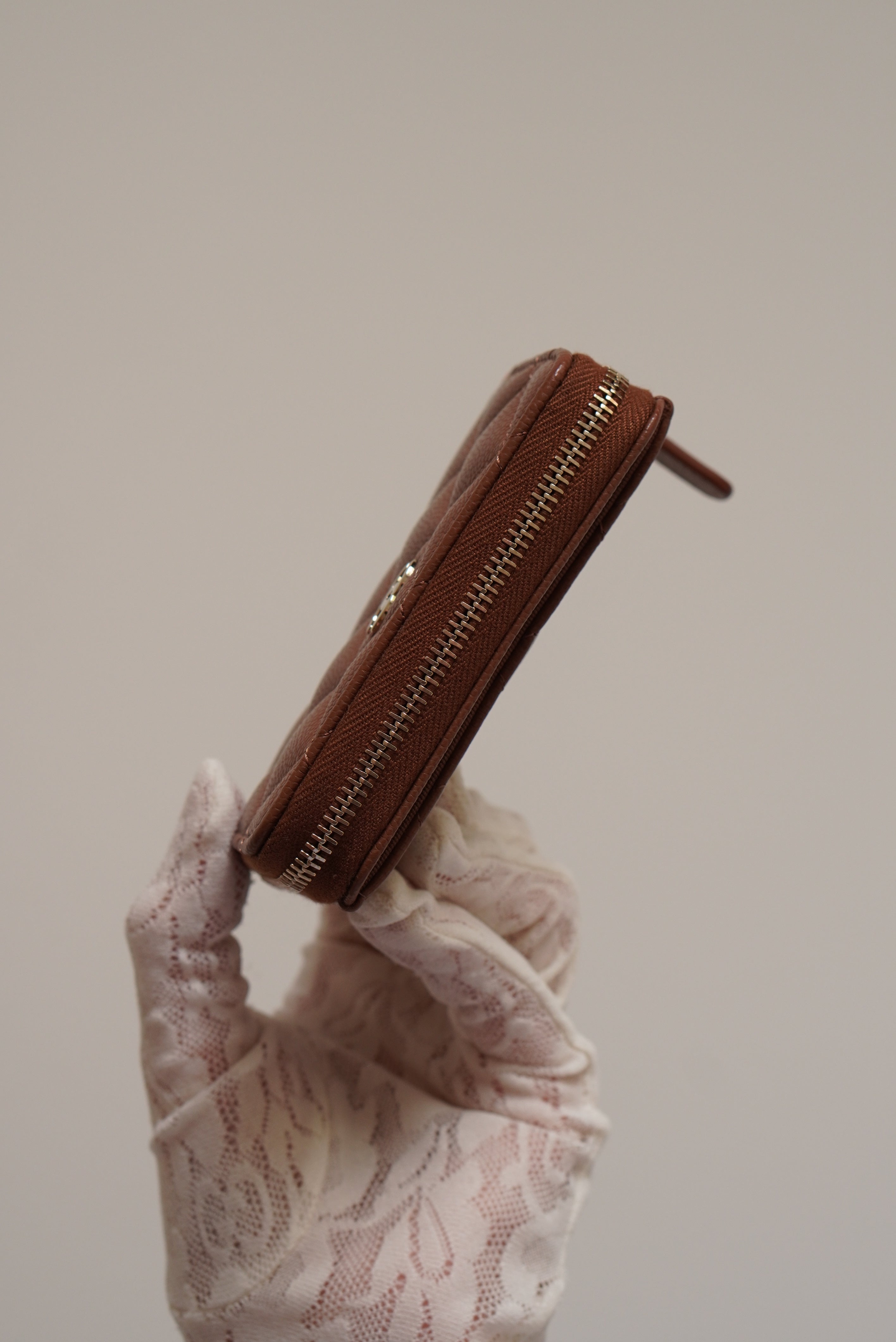 CHANEL CLASSIC ZIPPED COIN PURSE | BROWN