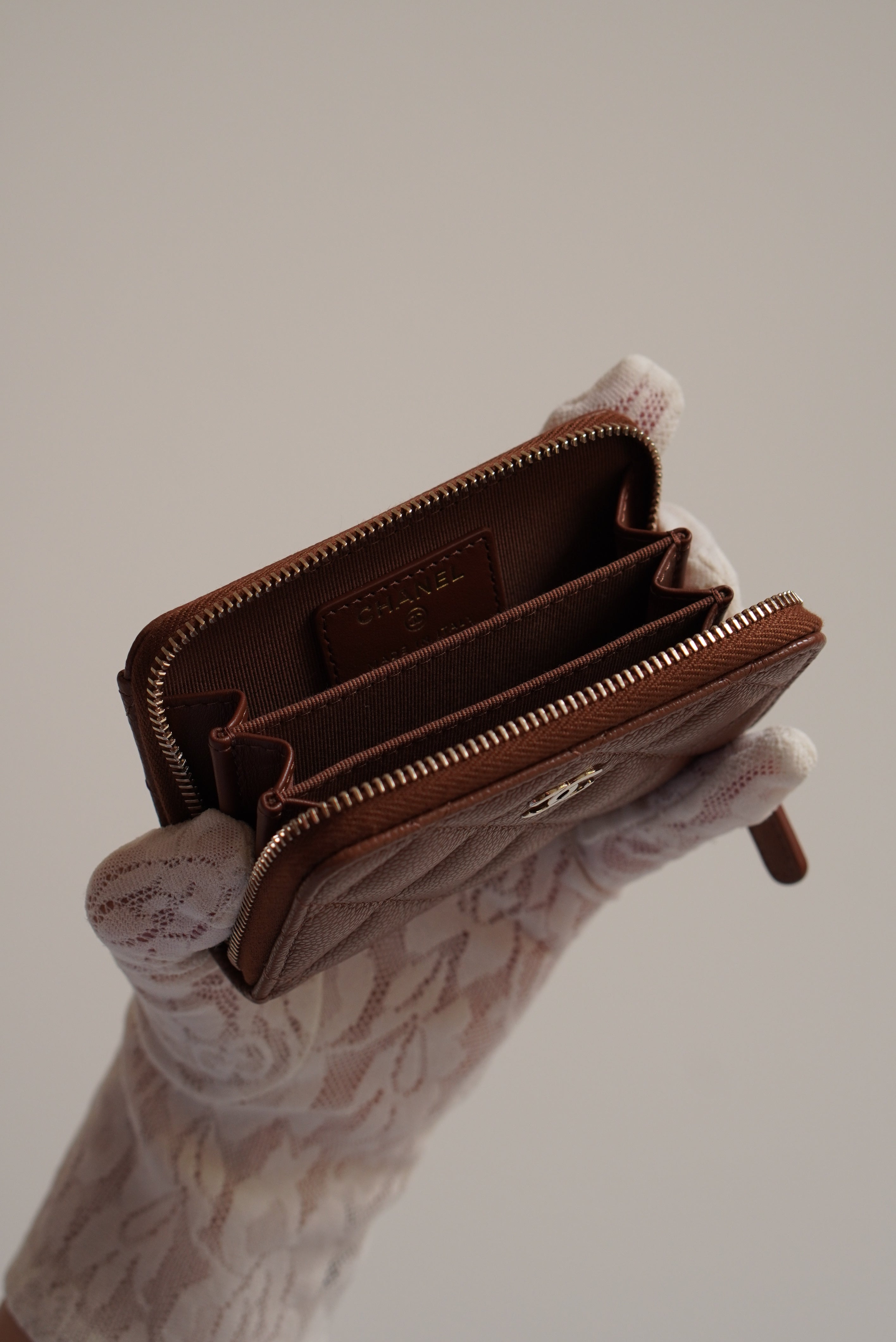 CHANEL CLASSIC ZIPPED COIN PURSE | BROWN