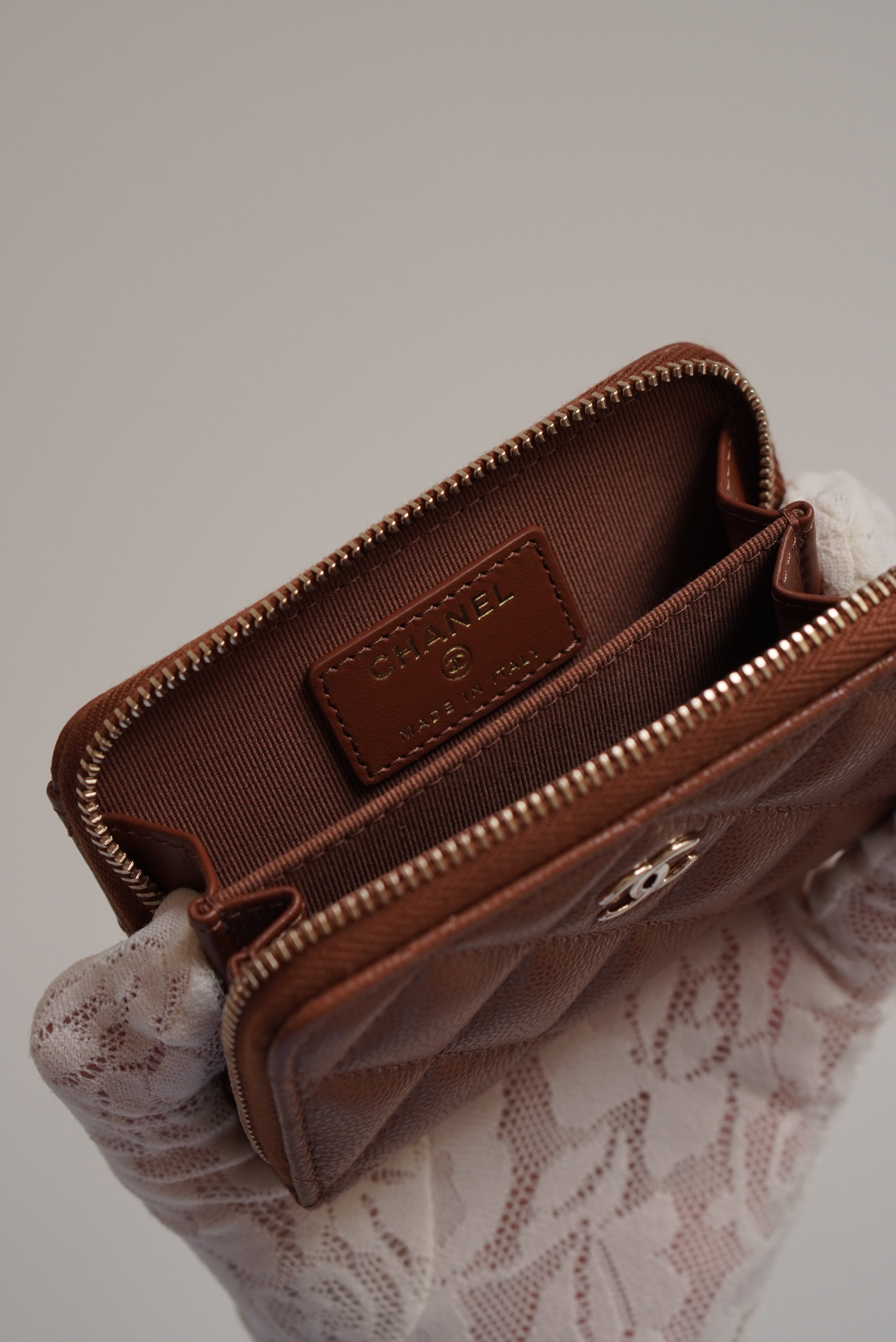 CHANEL CLASSIC ZIPPED COIN PURSE | BROWN