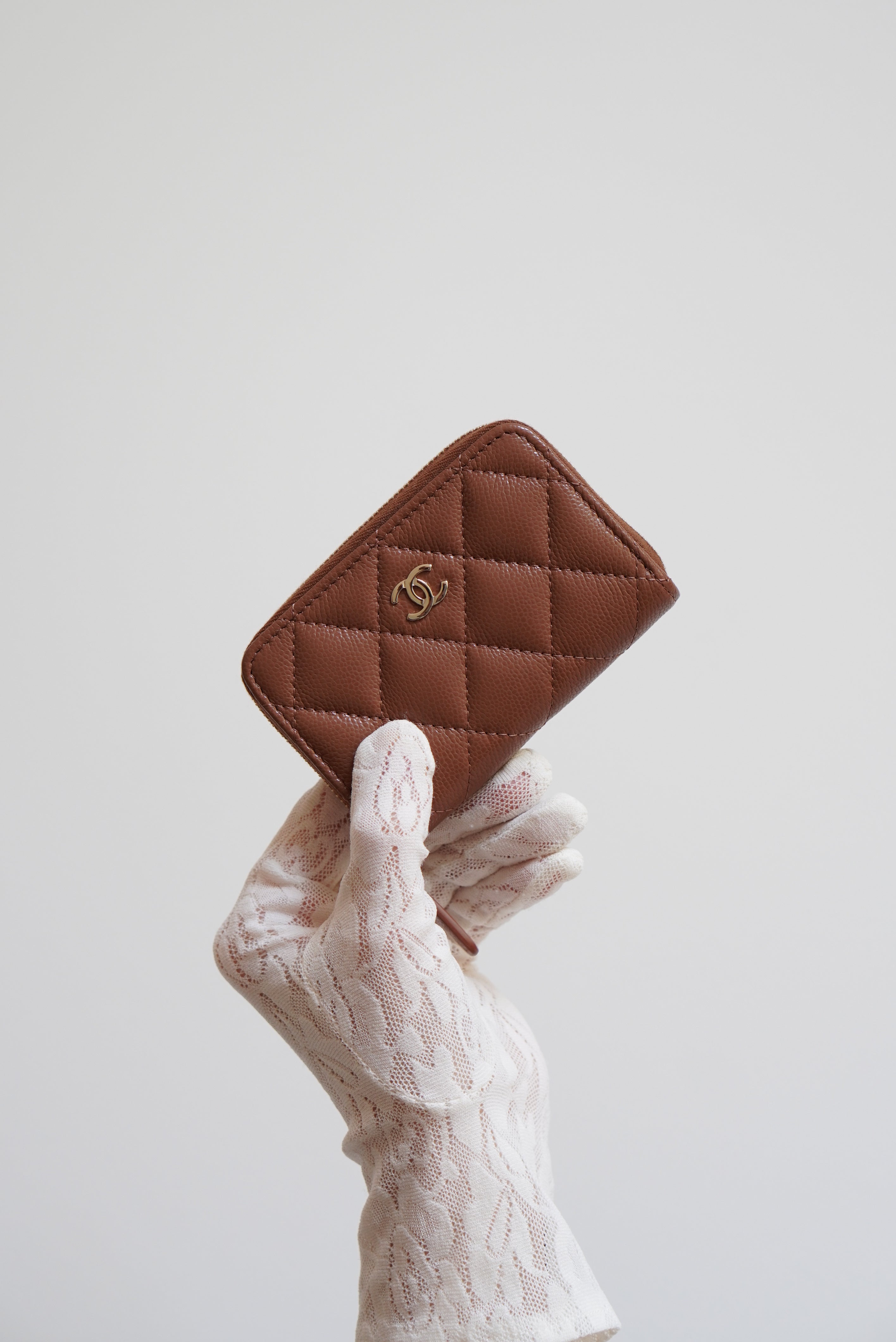 CHANEL CLASSIC ZIPPED COIN PURSE | BROWN