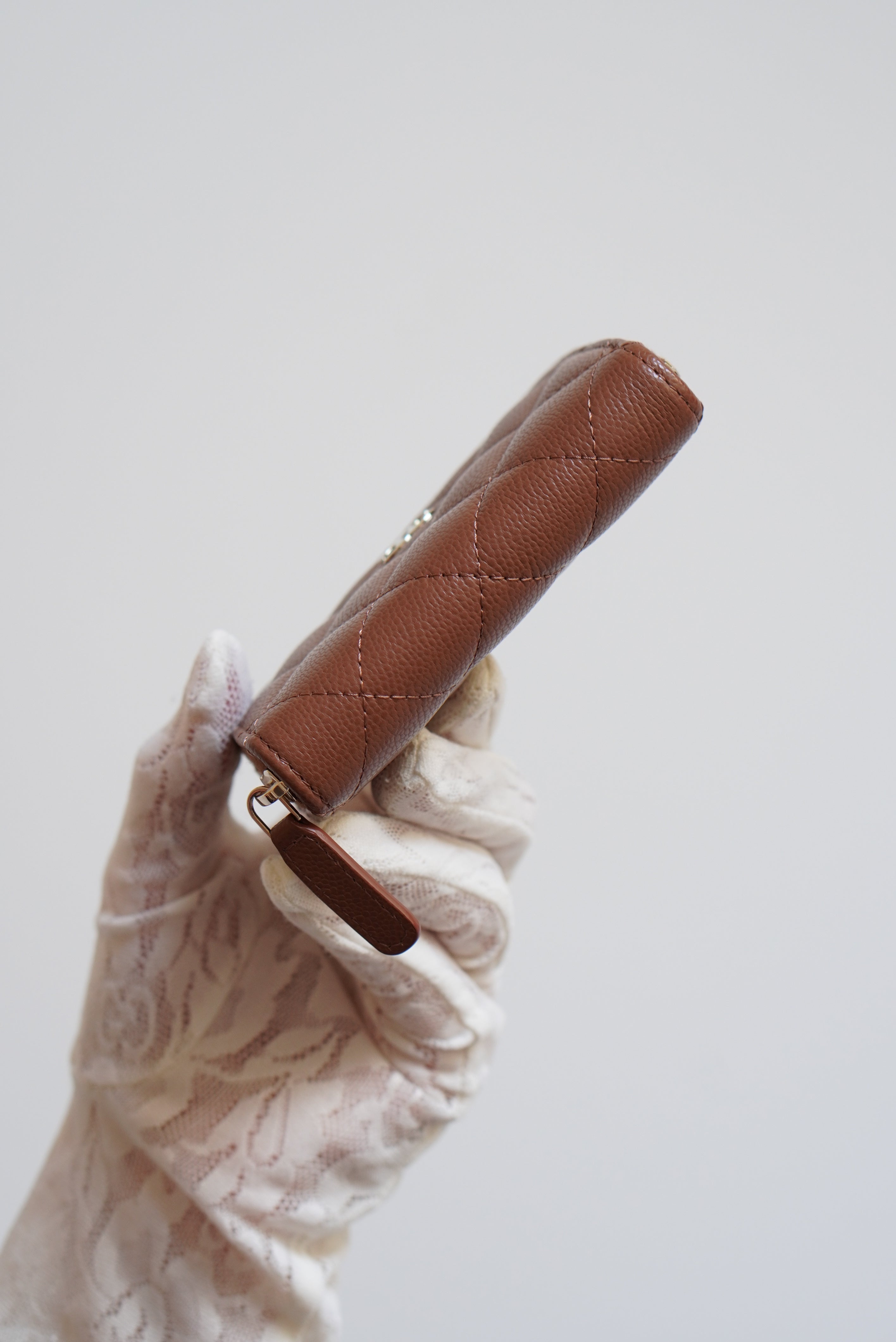 CHANEL CLASSIC ZIPPED COIN PURSE | BROWN