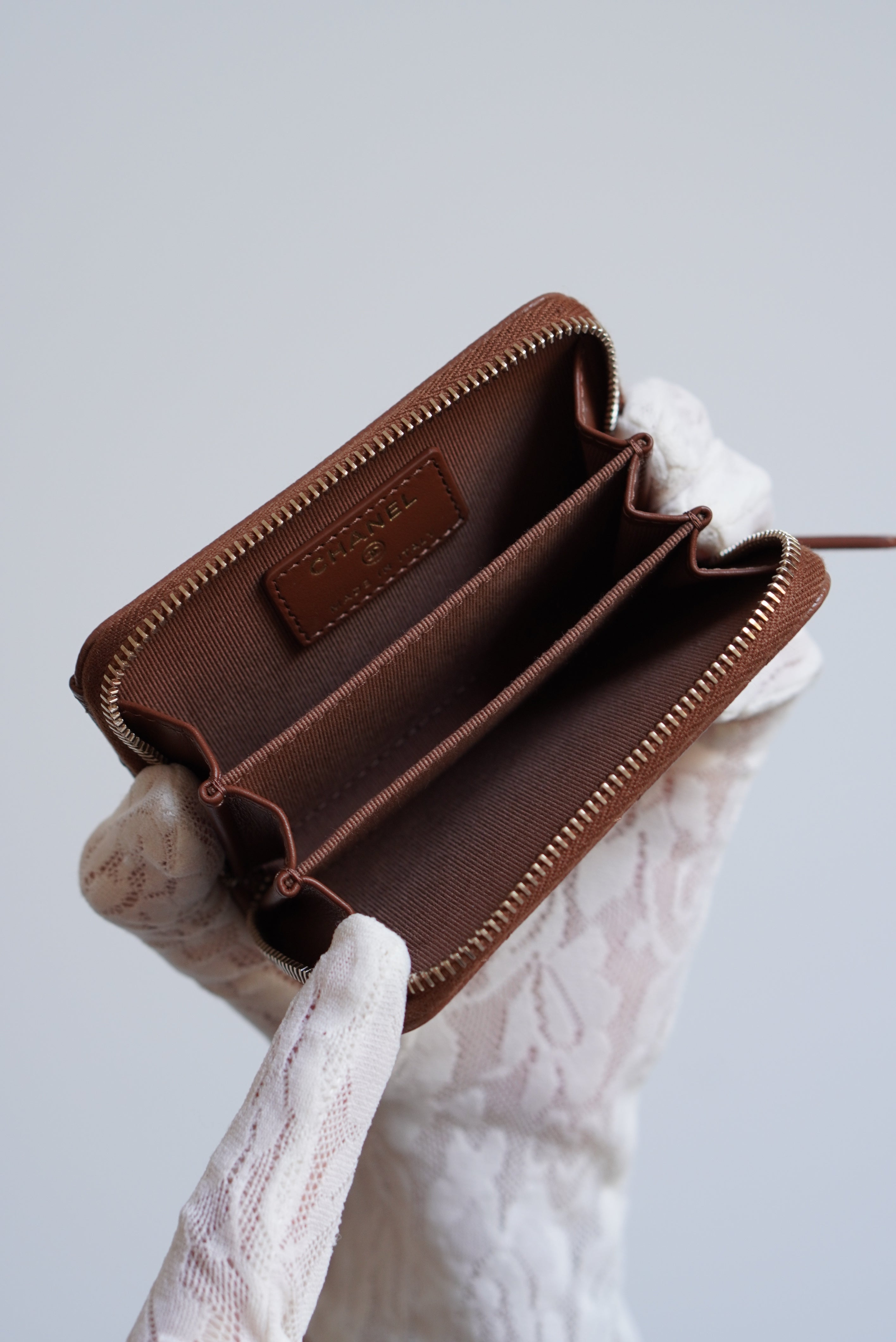 CHANEL CLASSIC ZIPPED COIN PURSE | BROWN