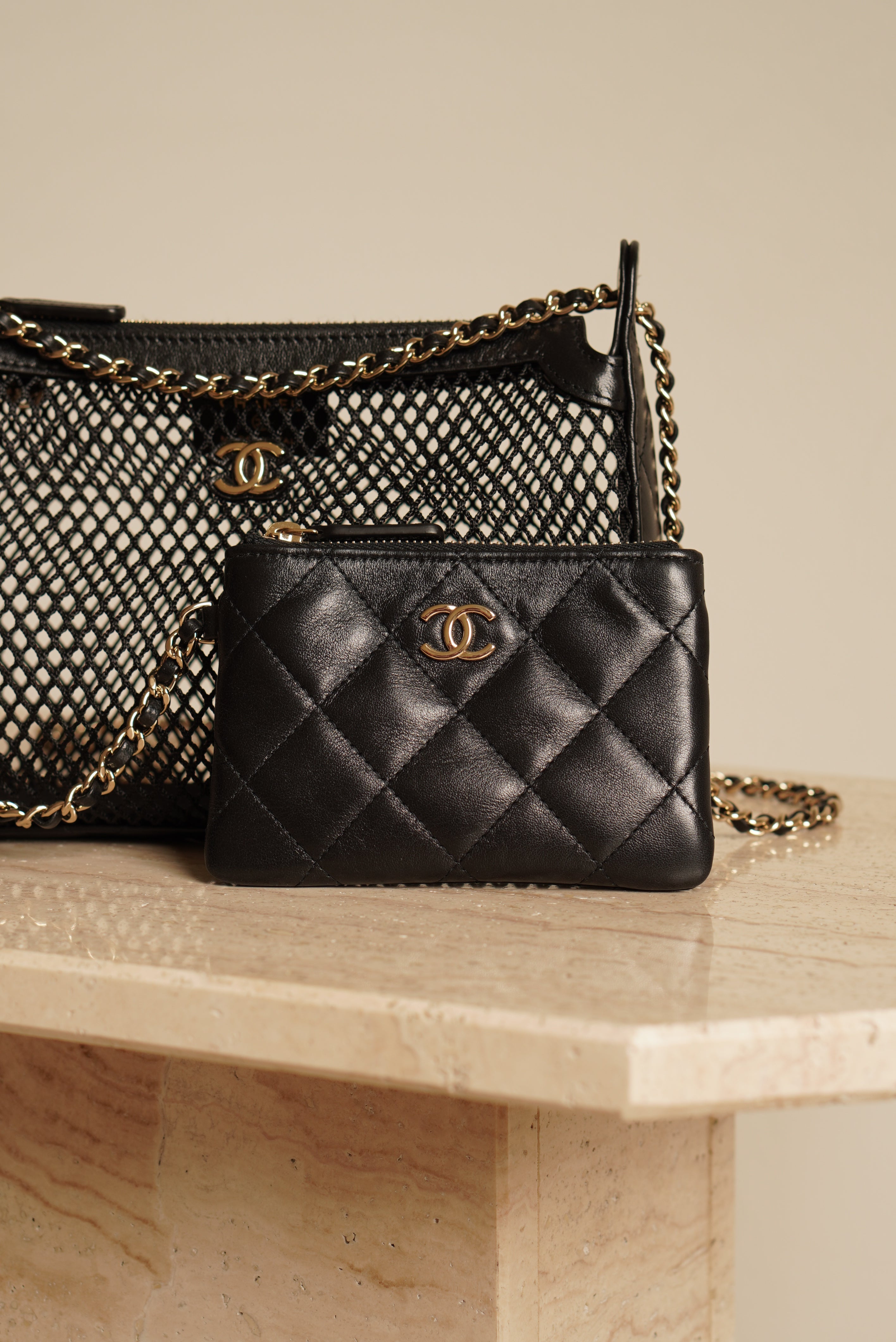CHANEL 25S MESH CLUTCH WITH CHAIN | BLACK