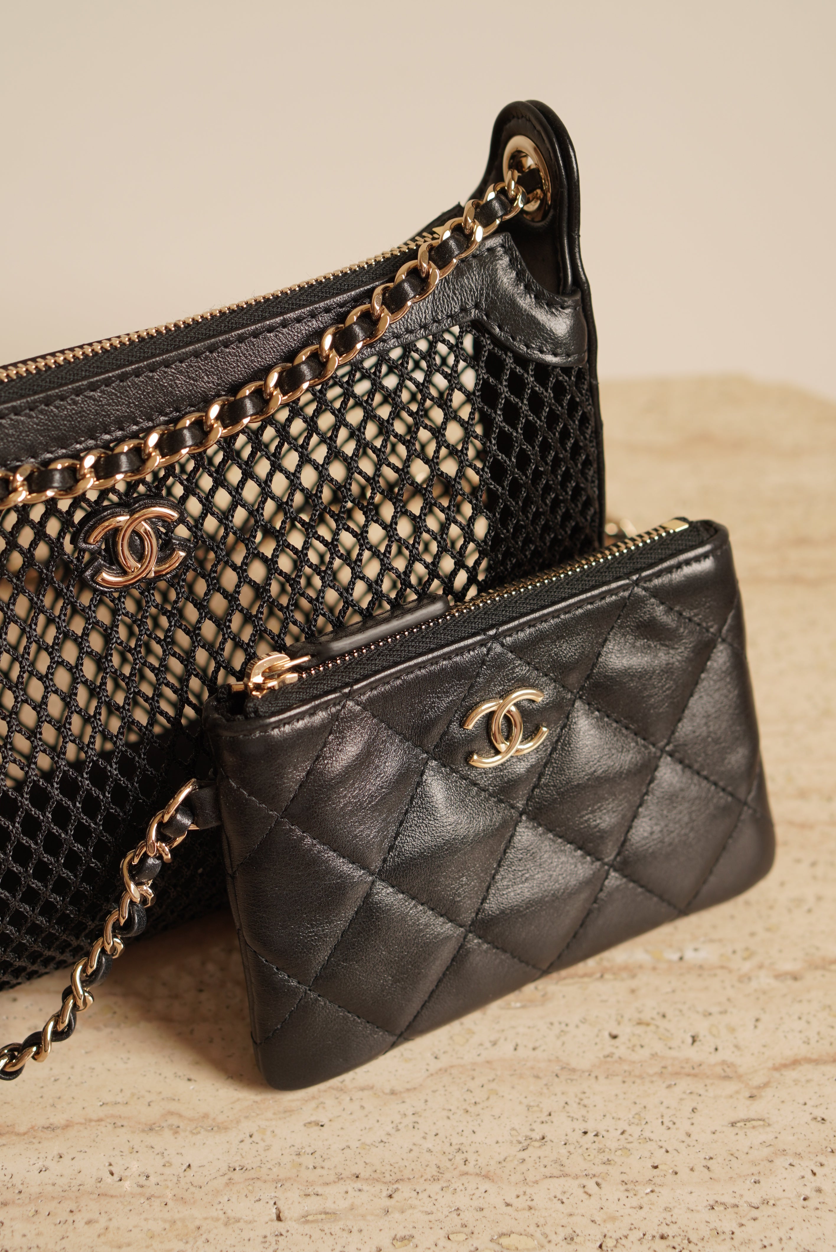 CHANEL 25S MESH CLUTCH WITH CHAIN | BLACK