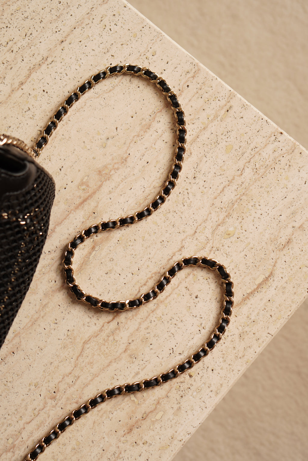 CHANEL 25S MESH CLUTCH WITH CHAIN | BLACK