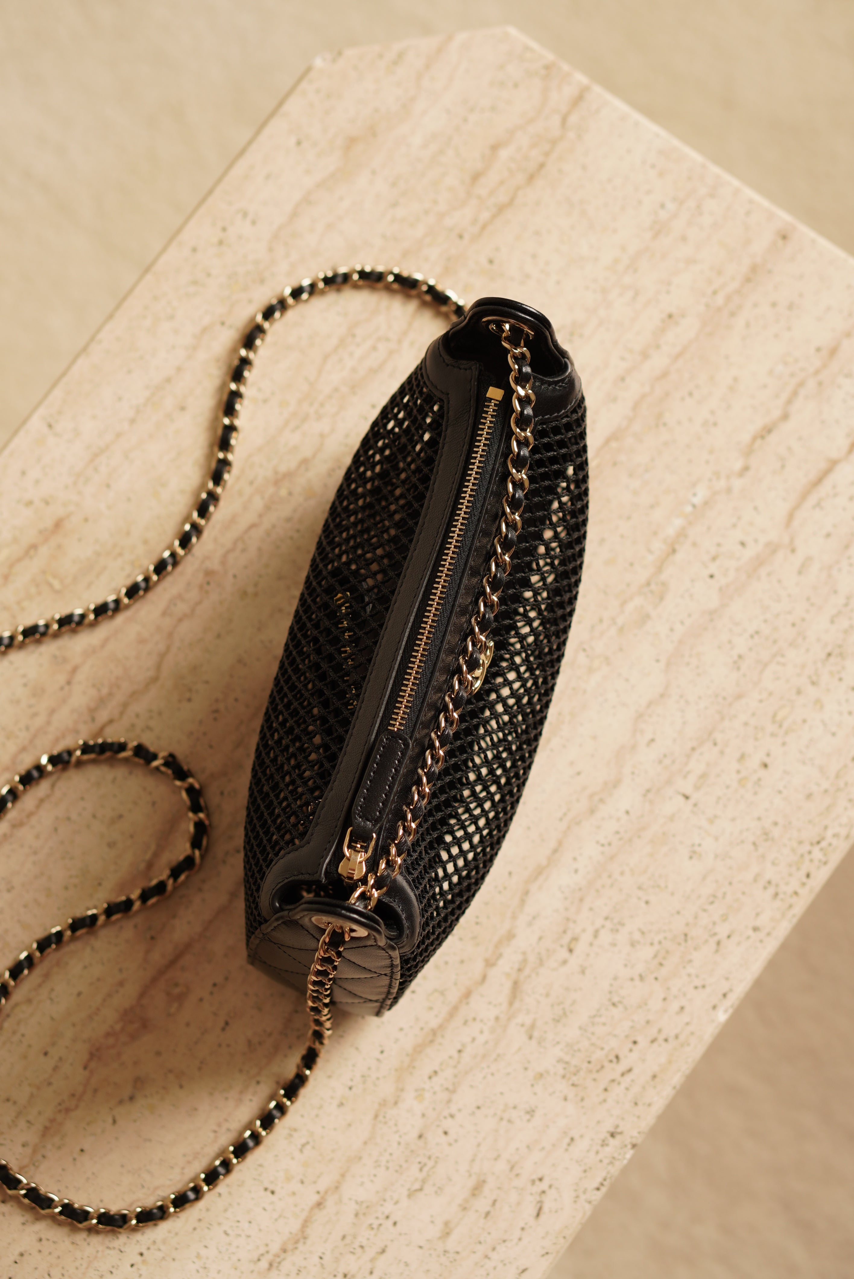 CHANEL 25S MESH CLUTCH WITH CHAIN | BLACK