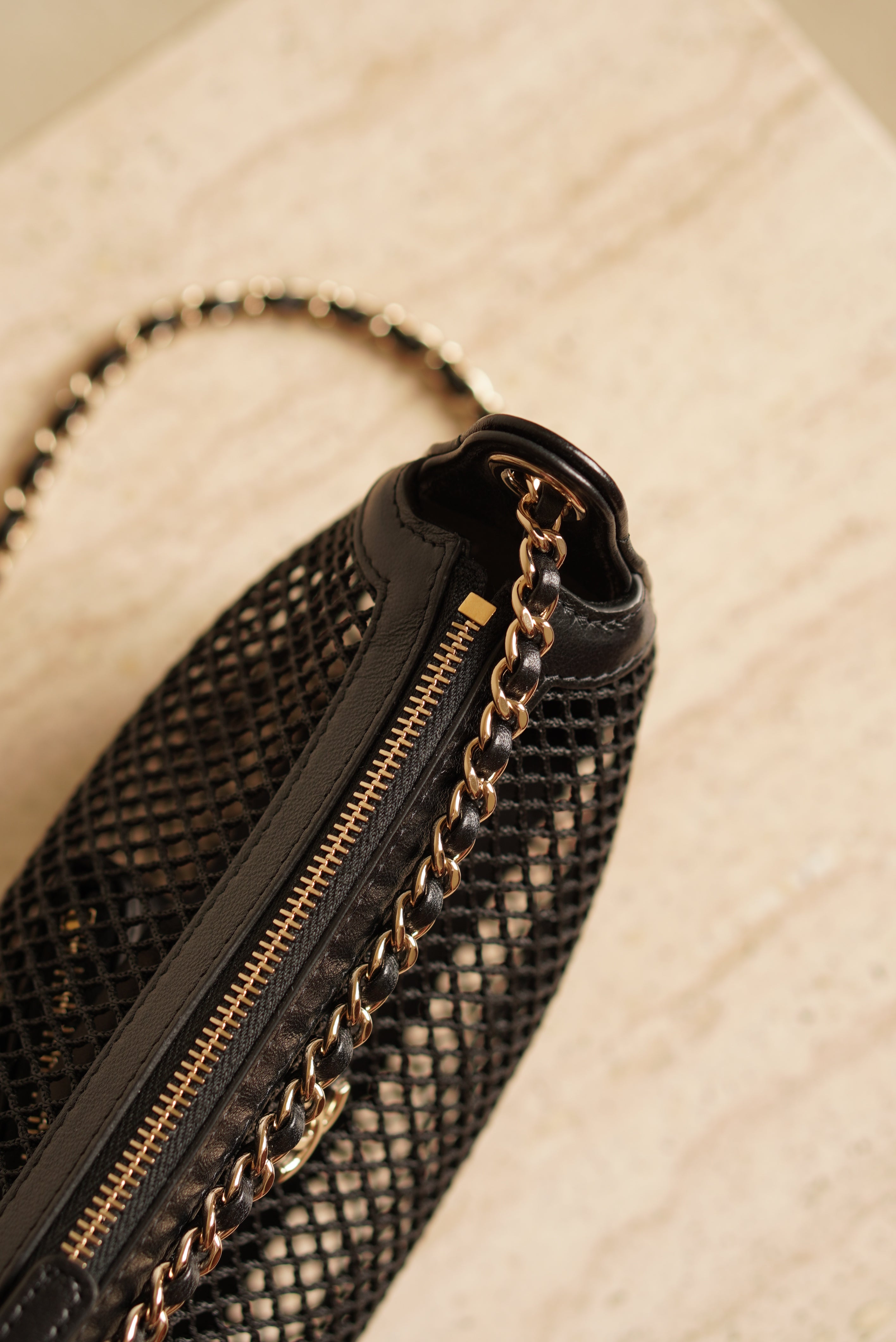 CHANEL 25S MESH CLUTCH WITH CHAIN | BLACK