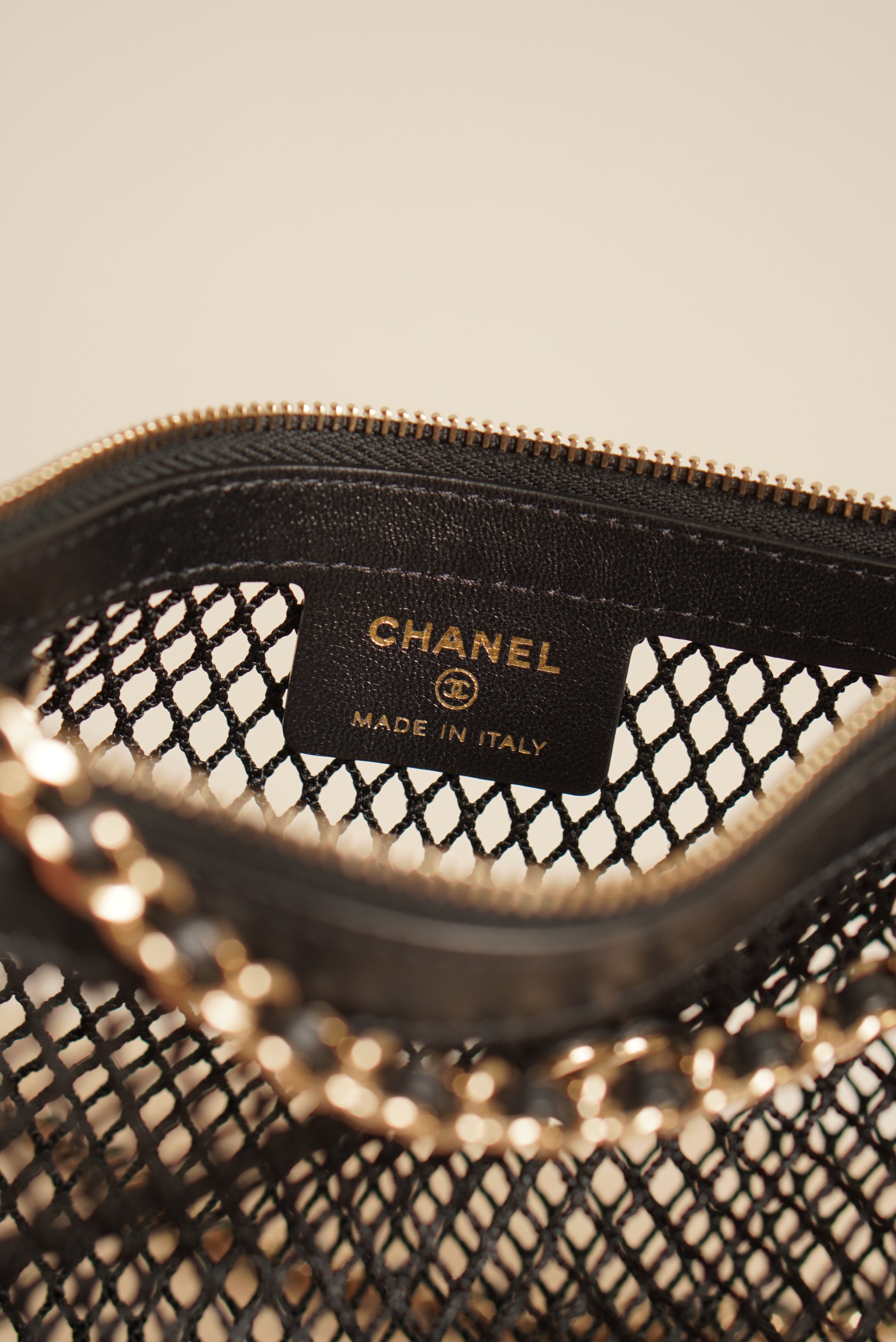 CHANEL 25S MESH CLUTCH WITH CHAIN | BLACK