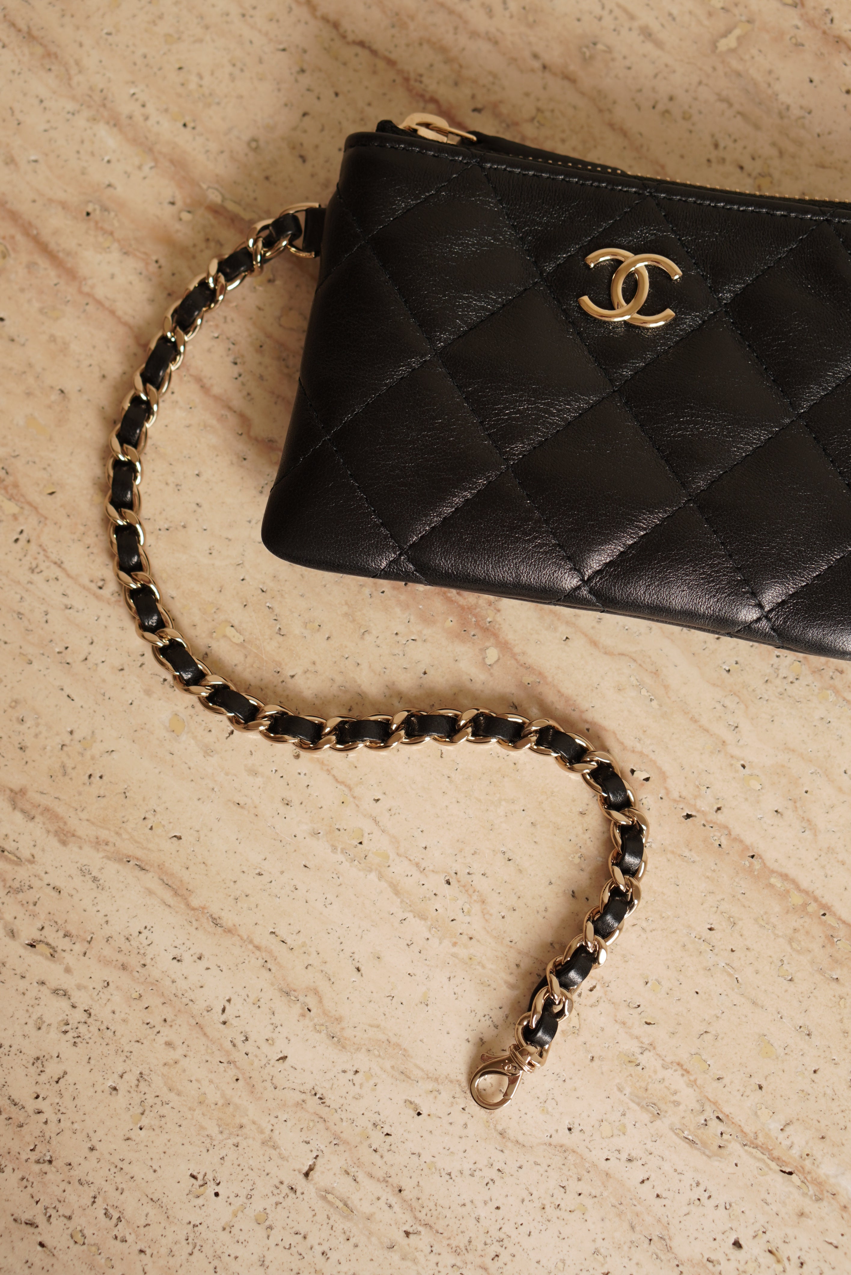 CHANEL 25S MESH CLUTCH WITH CHAIN | BLACK