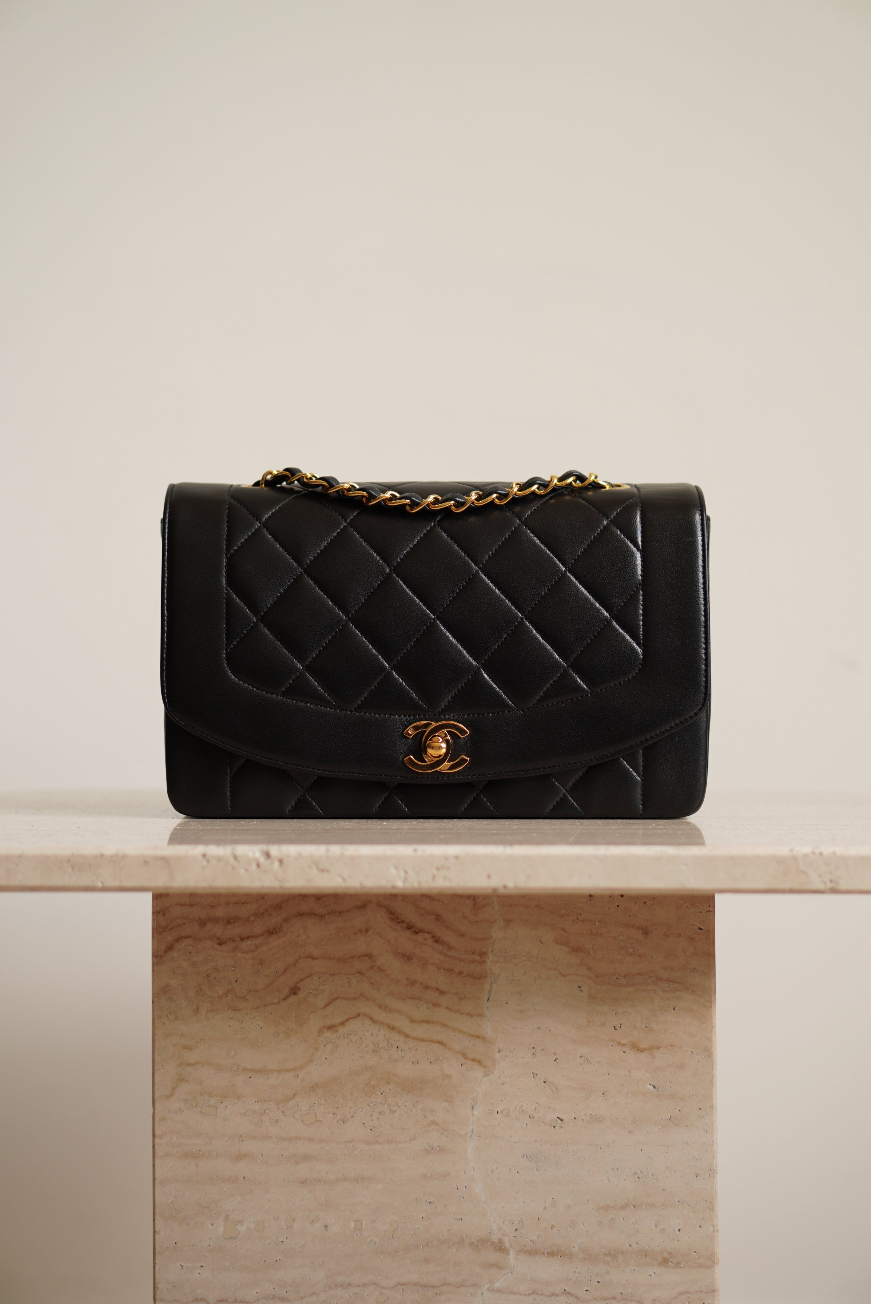 CHANEL DIANA MEDIUM FLAP BAG
