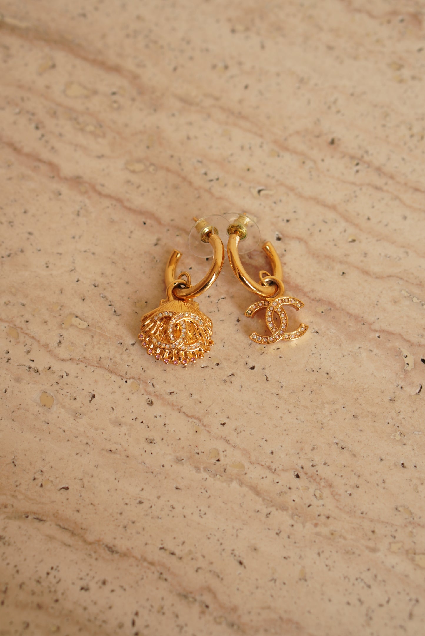 CHANEL EARRINGS ASYMMETRICAL SHELL A23 C