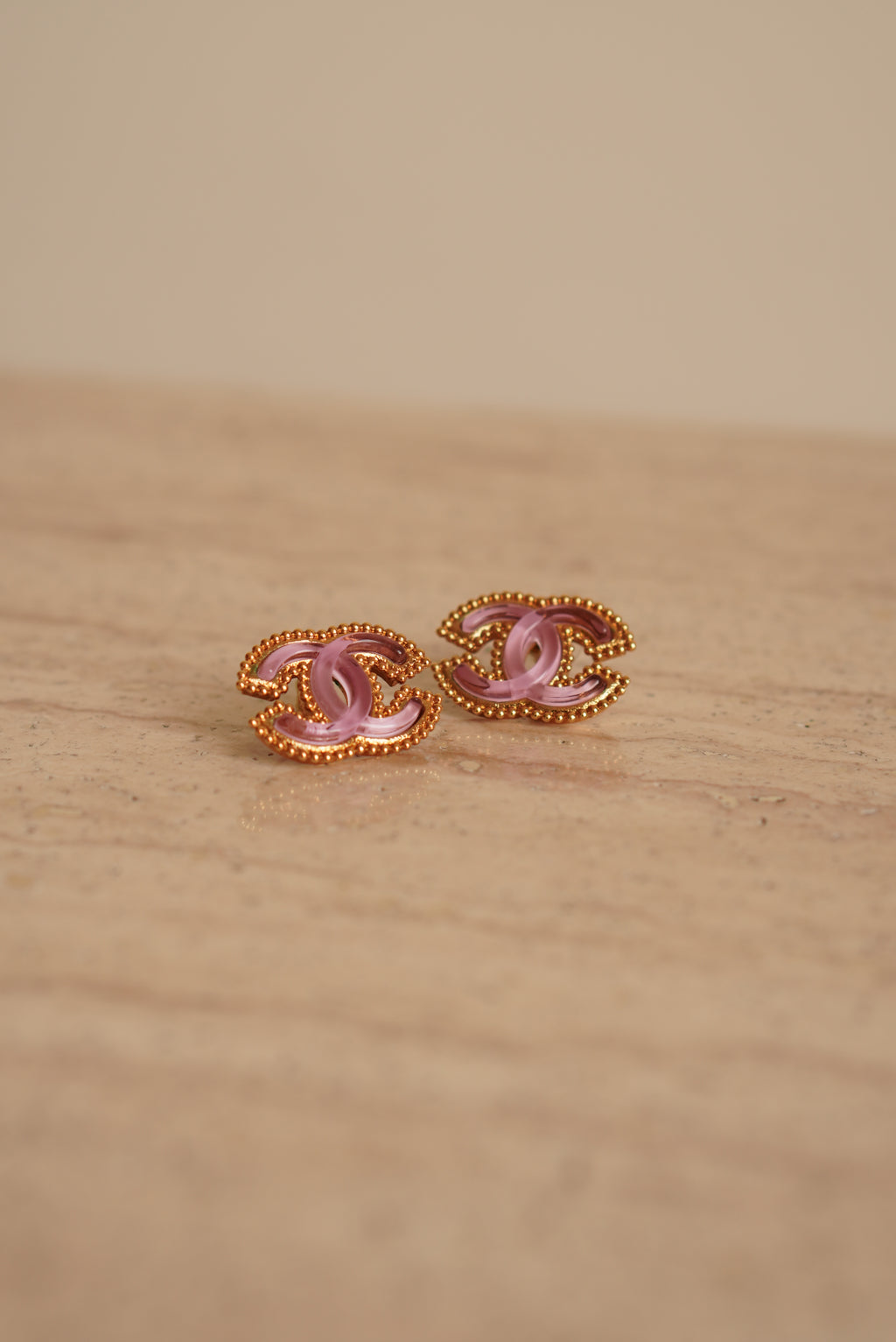 CHANEL EARRINGS PINK D24 P