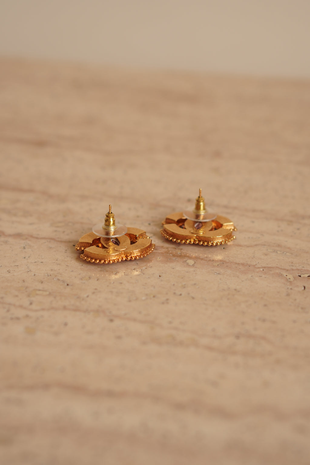 CHANEL EARRINGS PINK D24 P