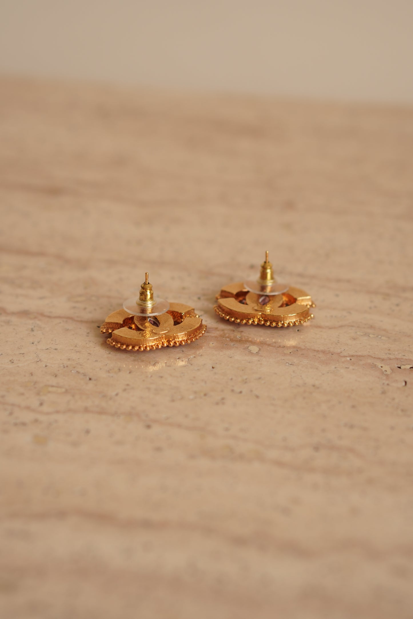 CHANEL EARRINGS PINK D24 P