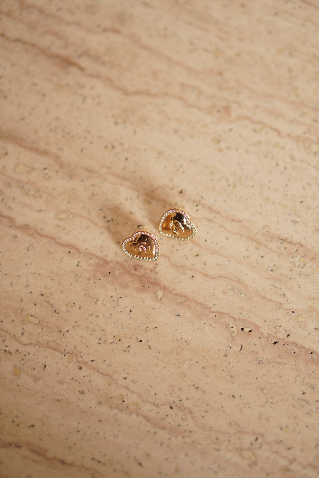 CHANEL EARRINGS HEARTS A24 P