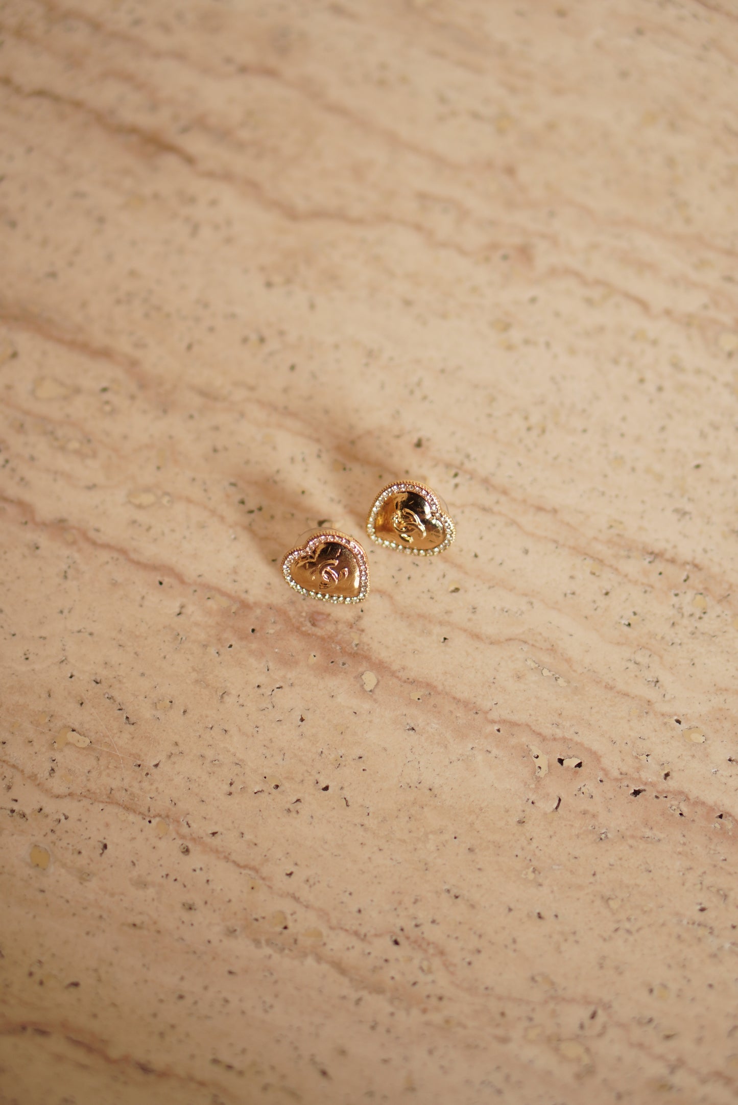 CHANEL EARRINGS HEARTS A24 P