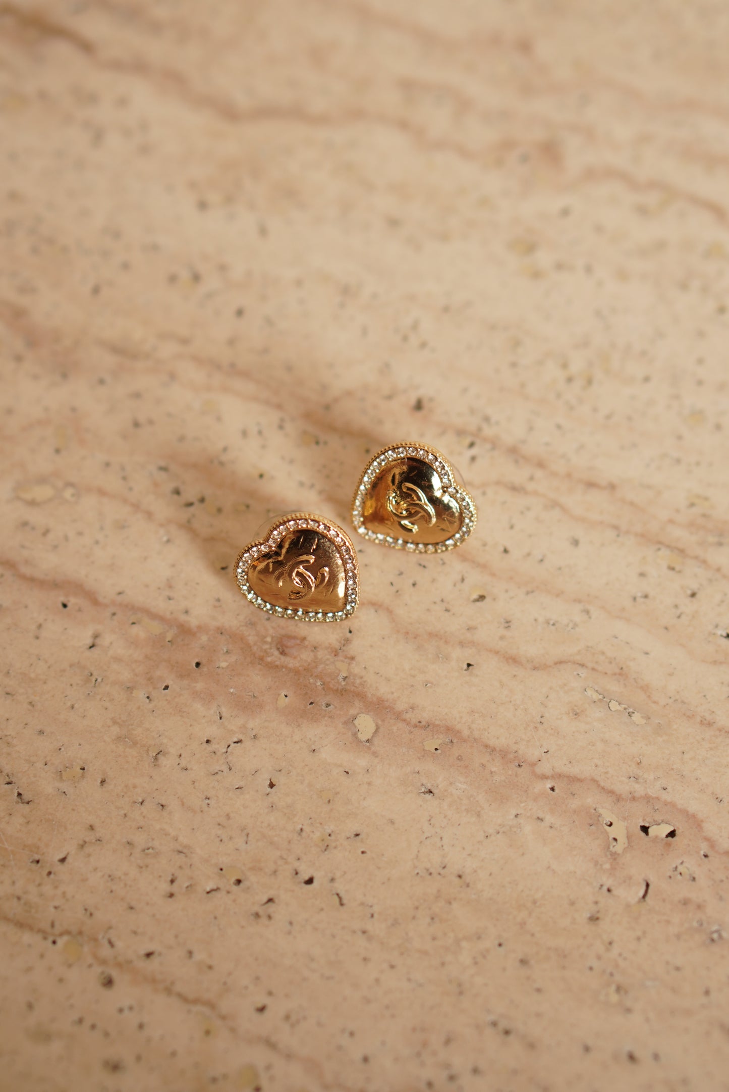 CHANEL EARRINGS HEARTS A24 P