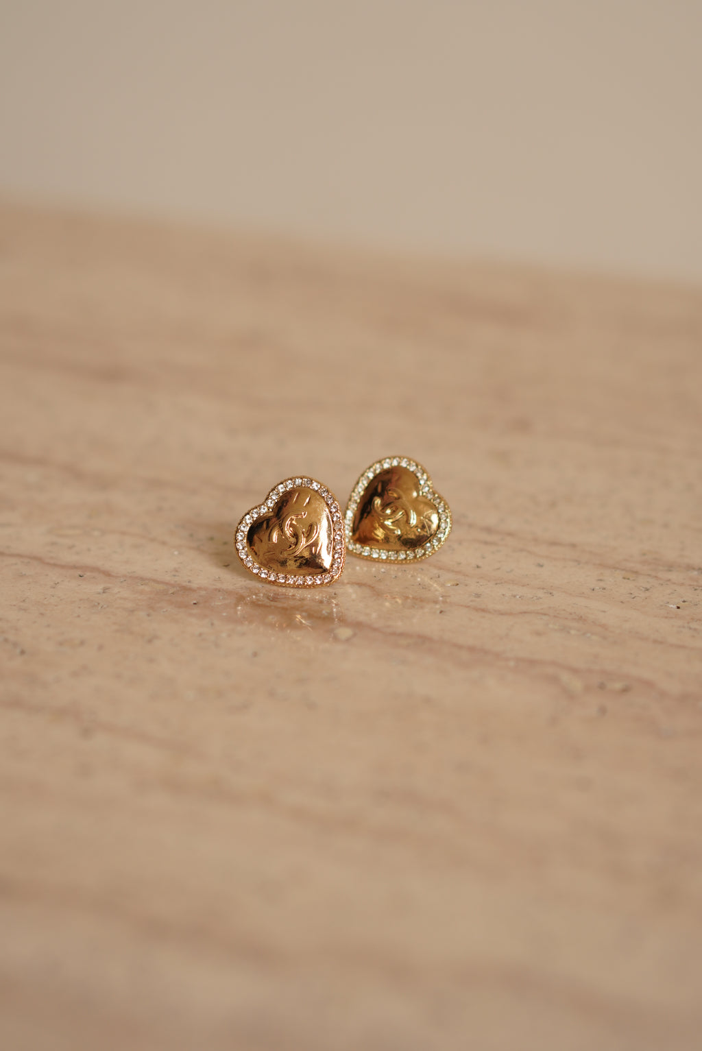 CHANEL EARRINGS HEARTS A24 P