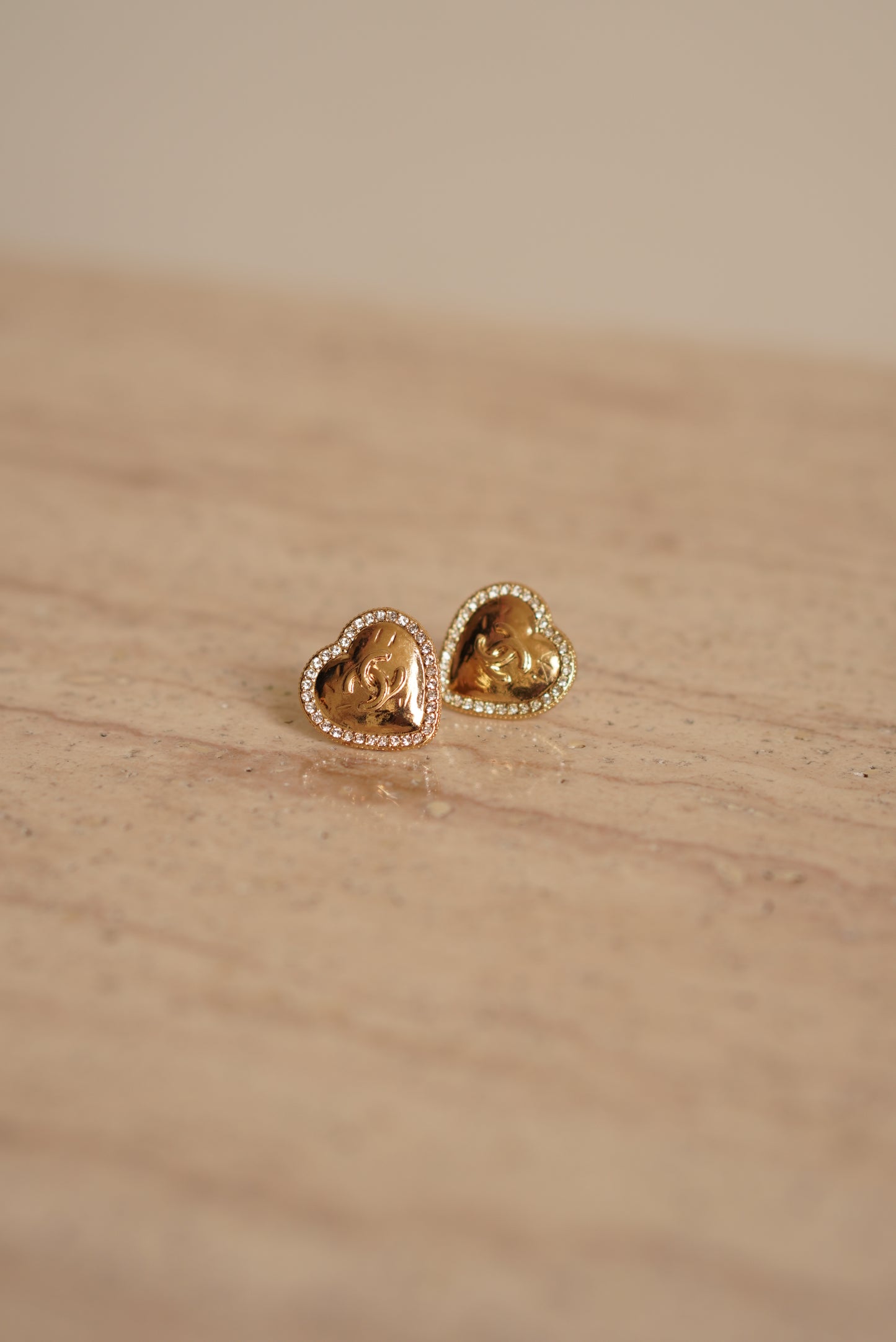 CHANEL EARRINGS HEARTS A24 P
