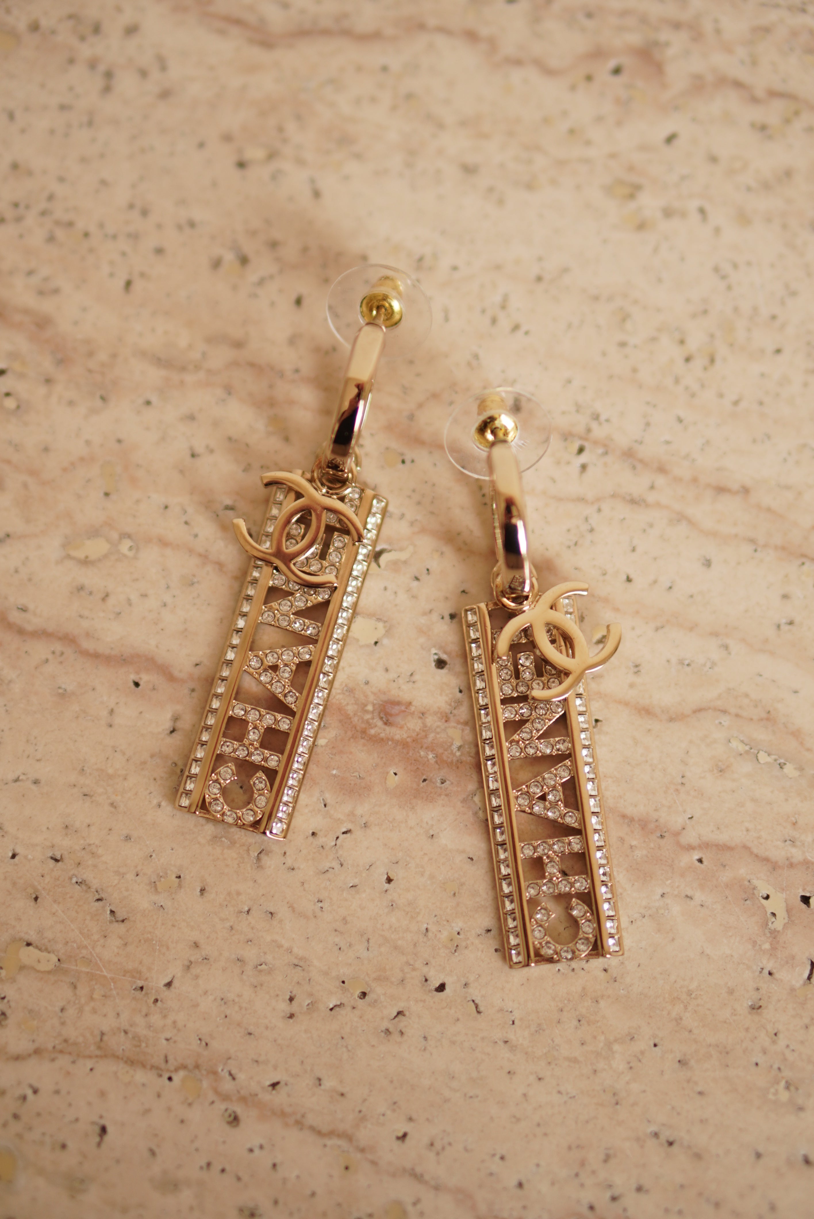 CHANEL EARRINGS B24 C