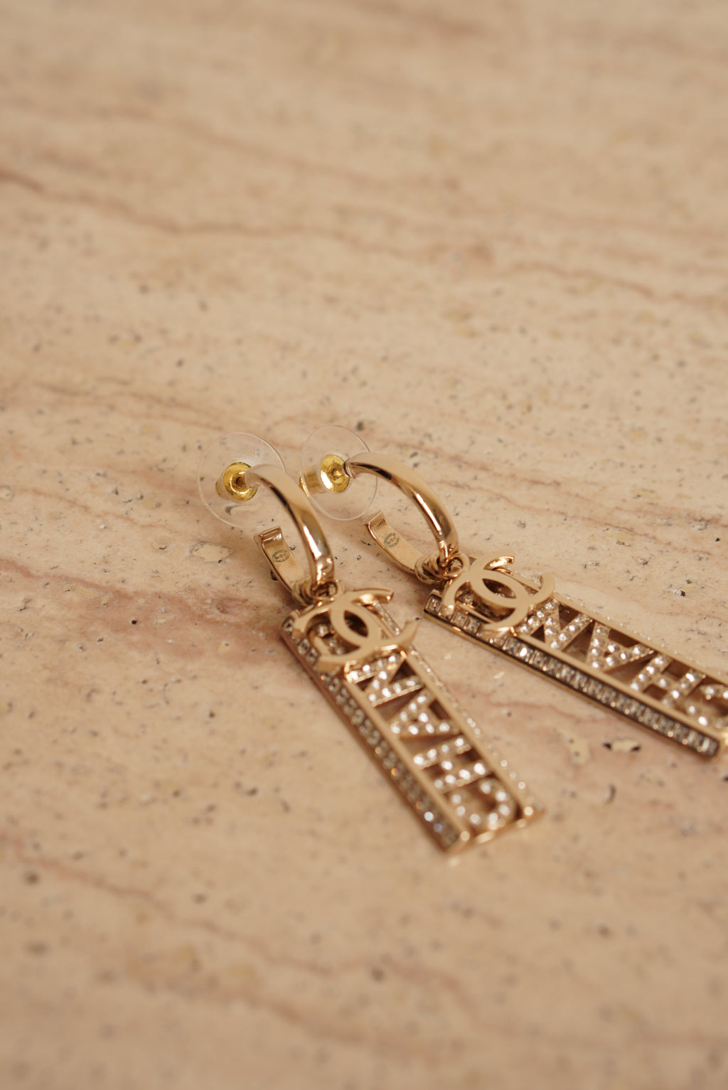 CHANEL EARRINGS B24 C
