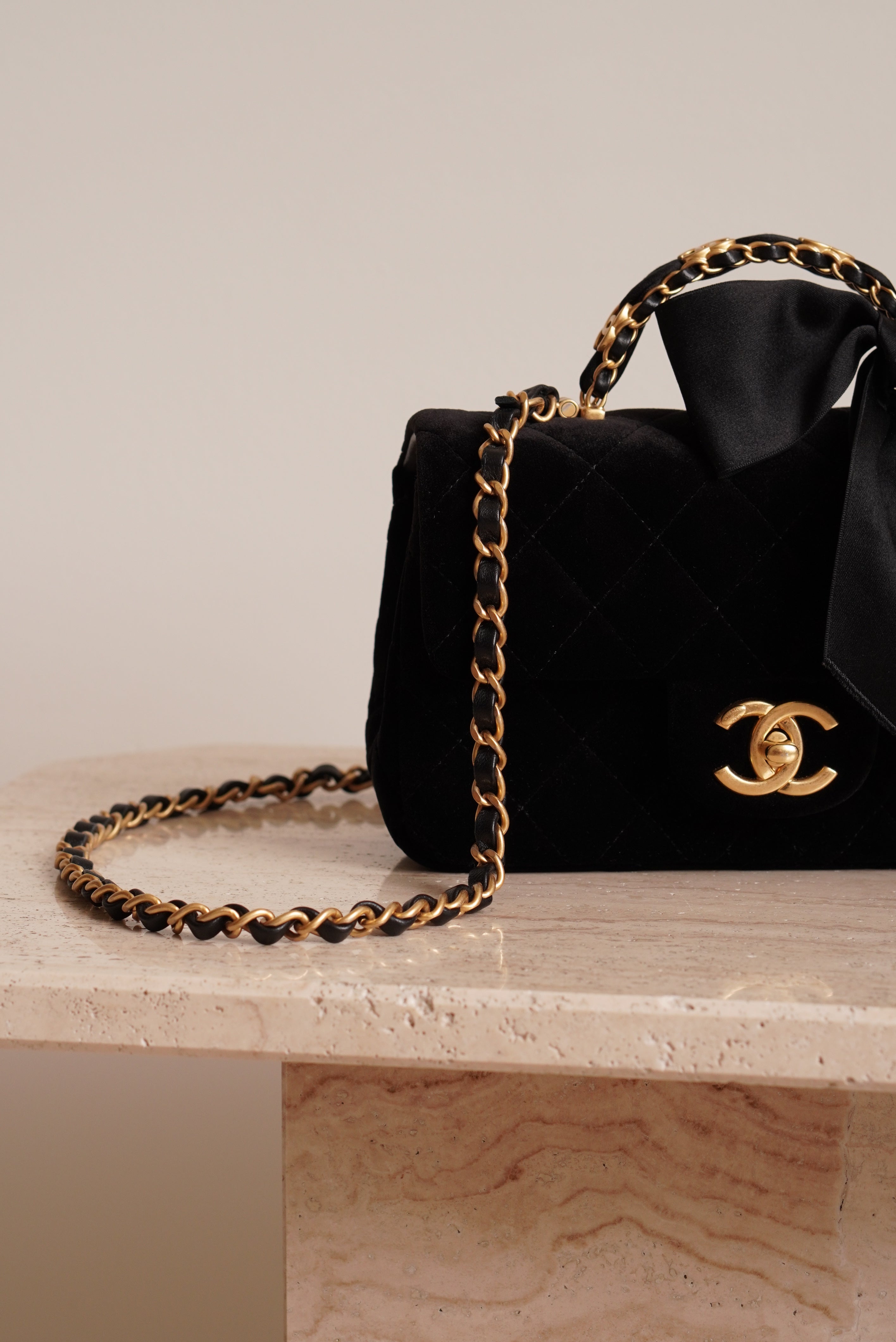 CHANEL 25K MINI RECTANGULAR TOP HANDLE | BLACK VELVET
