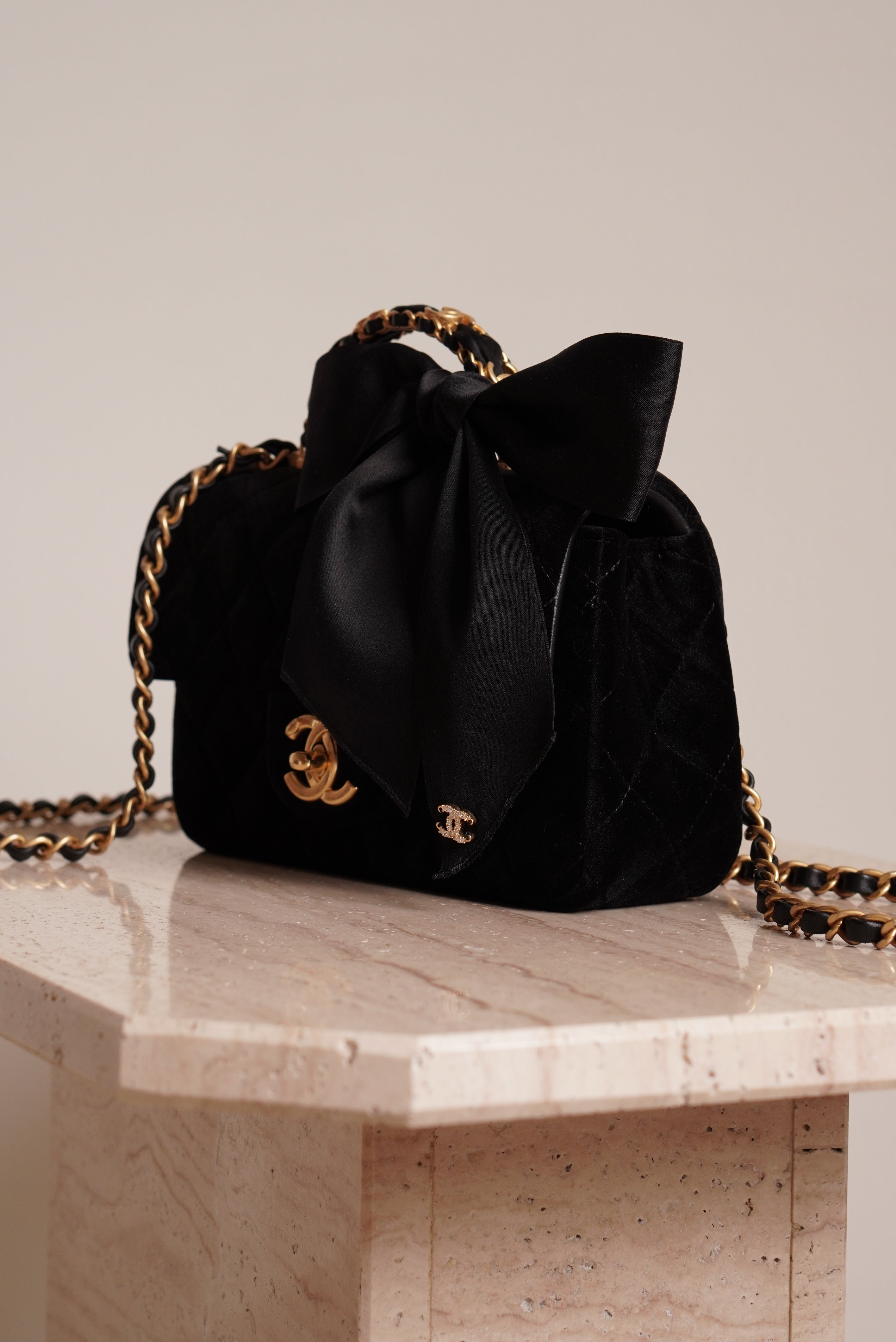 CHANEL 25K MINI RECTANGULAR TOP HANDLE | BLACK VELVET