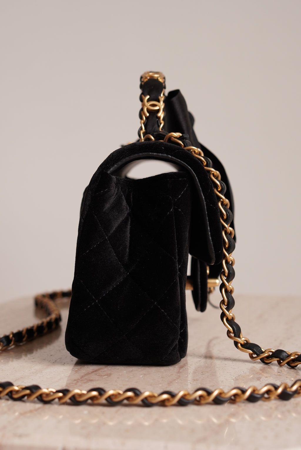 CHANEL 25K MINI RECTANGULAR TOP HANDLE | BLACK VELVET