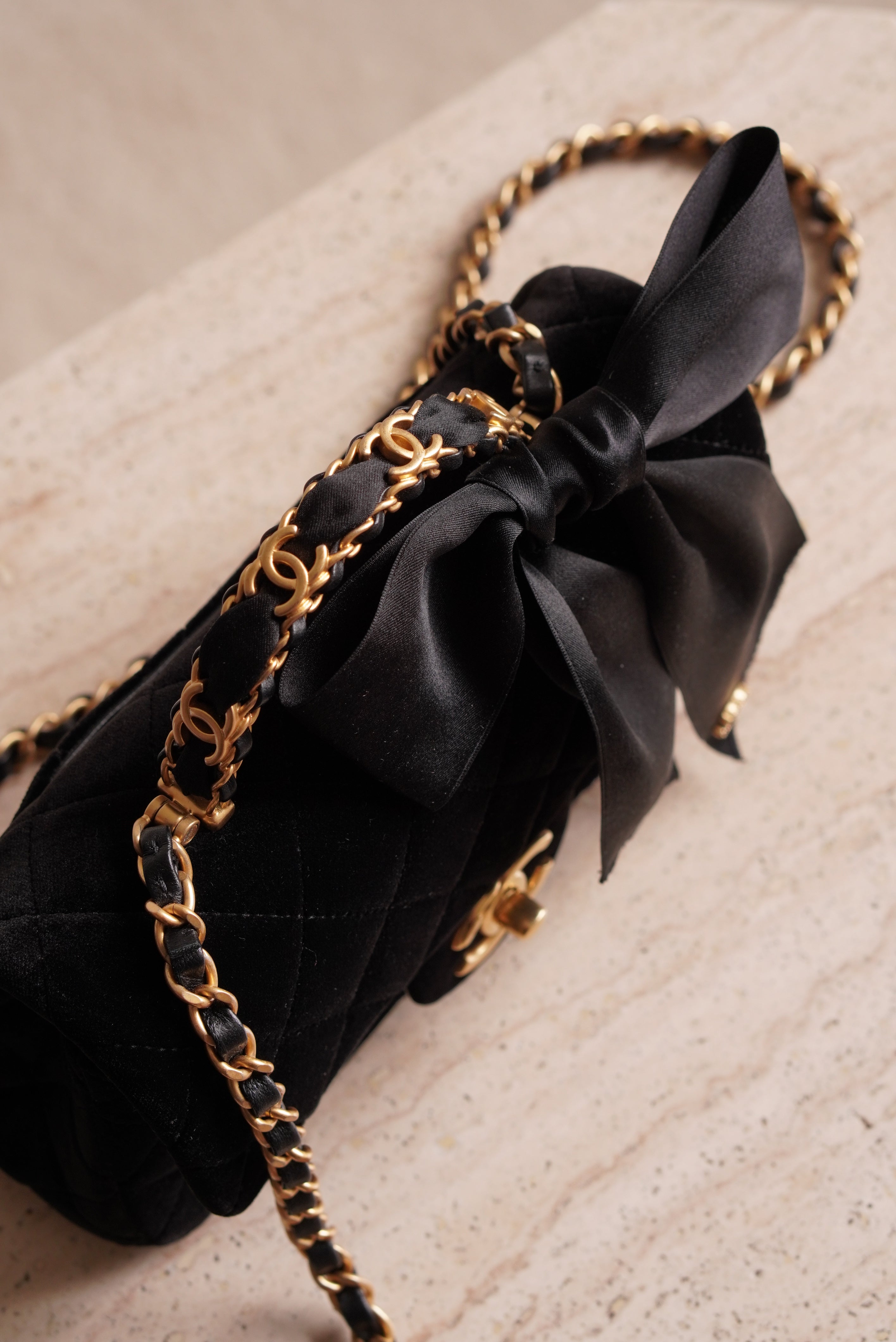 CHANEL 25K MINI RECTANGULAR TOP HANDLE | BLACK VELVET