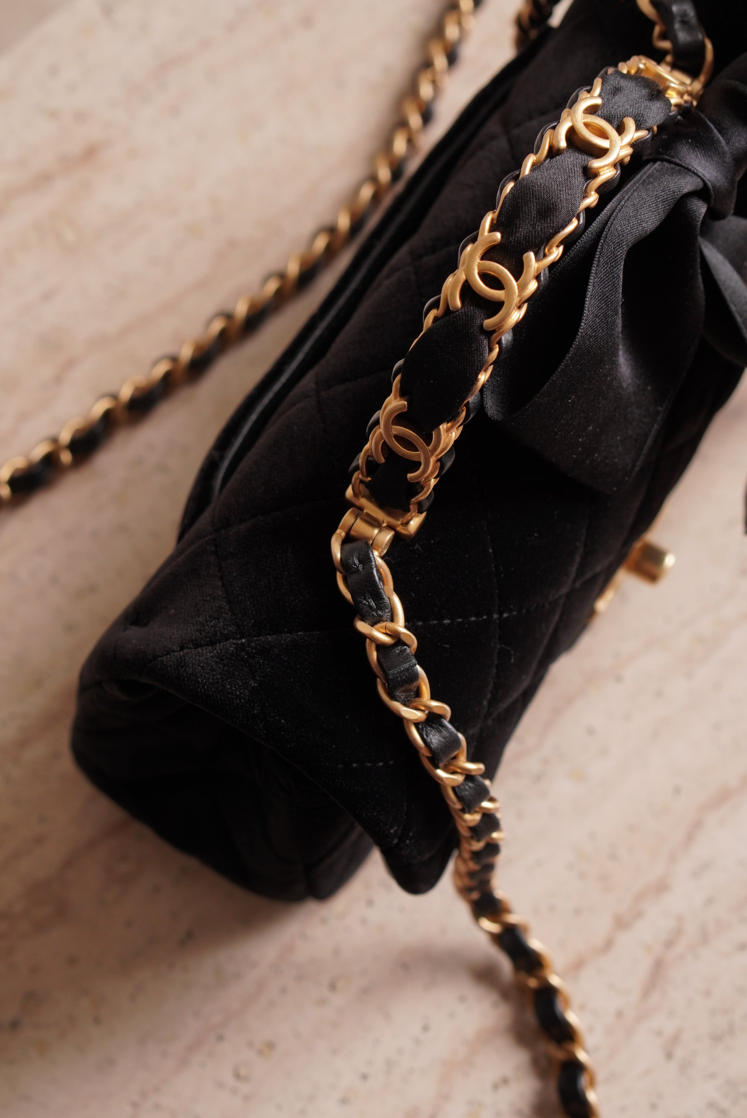CHANEL 25K MINI RECTANGULAR TOP HANDLE | BLACK VELVET