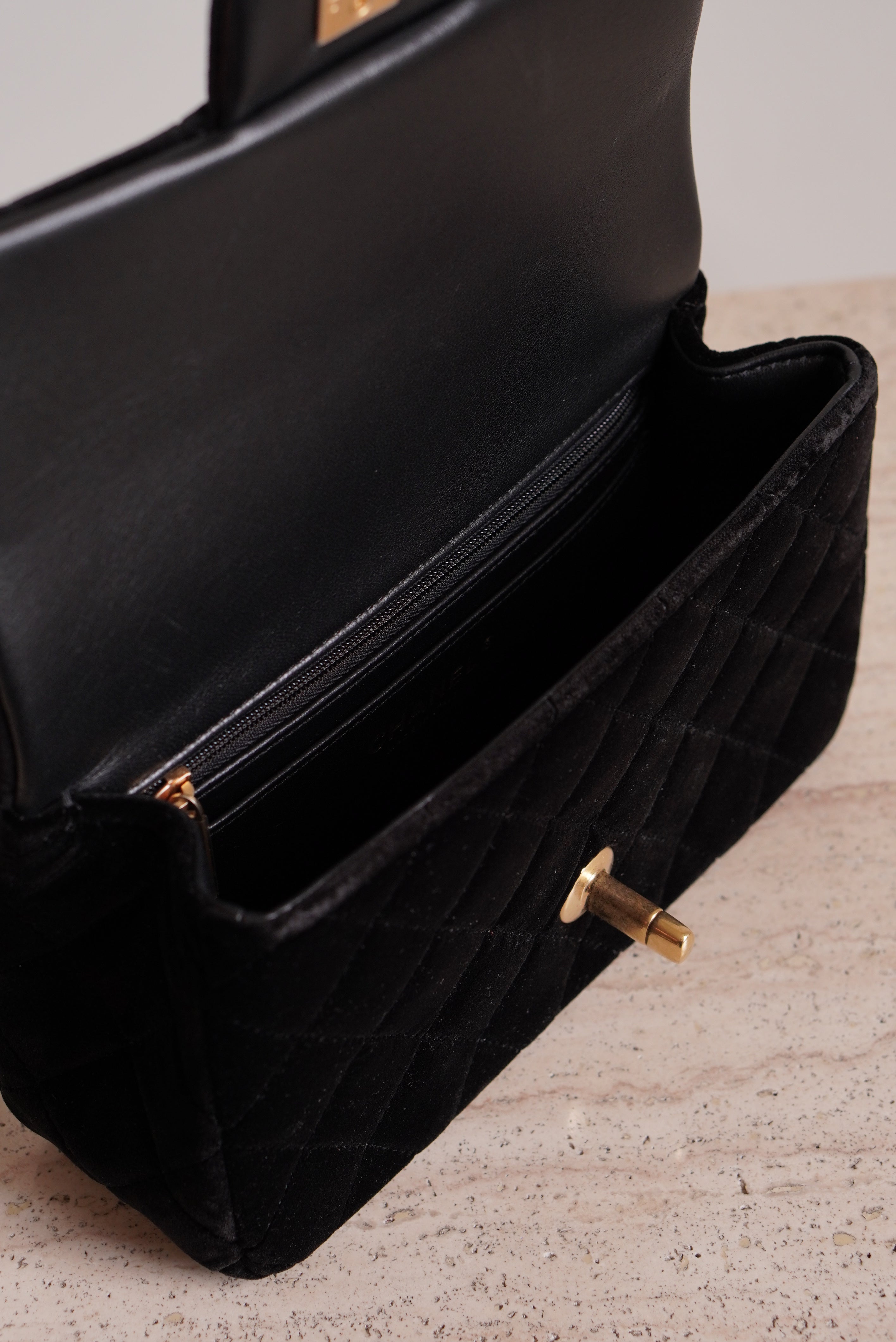 CHANEL 25K MINI RECTANGULAR TOP HANDLE | BLACK VELVET